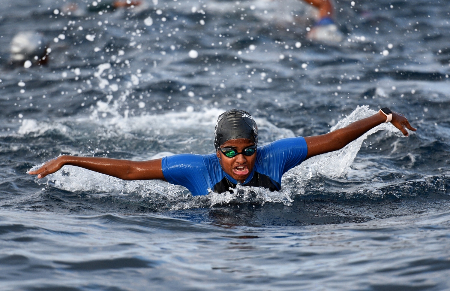 މާލެ: މާޗް 30، 2019: ބައިނަލްއަގުވާމީ އަންހެނުންގެ ދުވަސް ފާހަގަ ކުރަން މޯލްޑިވްސް ލައިފްގާޑް އެސޯސިއޭޝަނުން އިންތިޒާމްކުރި "ބްރޭކް ދަ ބެރިއާ" ފެތުމުގައި ބައިވެރިވި ކުއްޖަކު ފަތަނީ.-- ފޮޓޯ: ރައީސް އޮފީސް