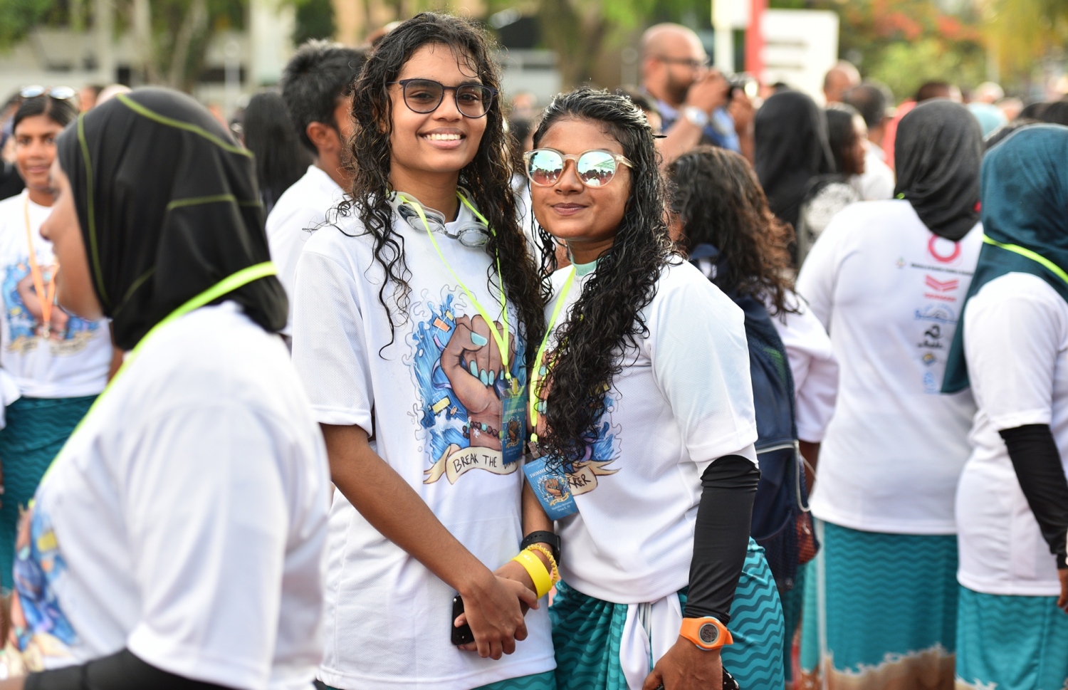 މާލެ: މާޗް 30، 2019: ބައިނަލްއަގުވާމީ އަންހެނުންގެ ދުވަސް ފާހަގަ ކުރަން މޯލްޑިވްސް ލައިފްގާޑް އެސޯސިއޭޝަނުން އިންތިޒާމްކުރި "ބްރޭކް ދަ ބެރިއާ" ފެތުމުގައި ބައިވެރިވި ބައެއް ބައިވެރިން.-- ފޮޓޯ: ރައީސް އޮފީސް