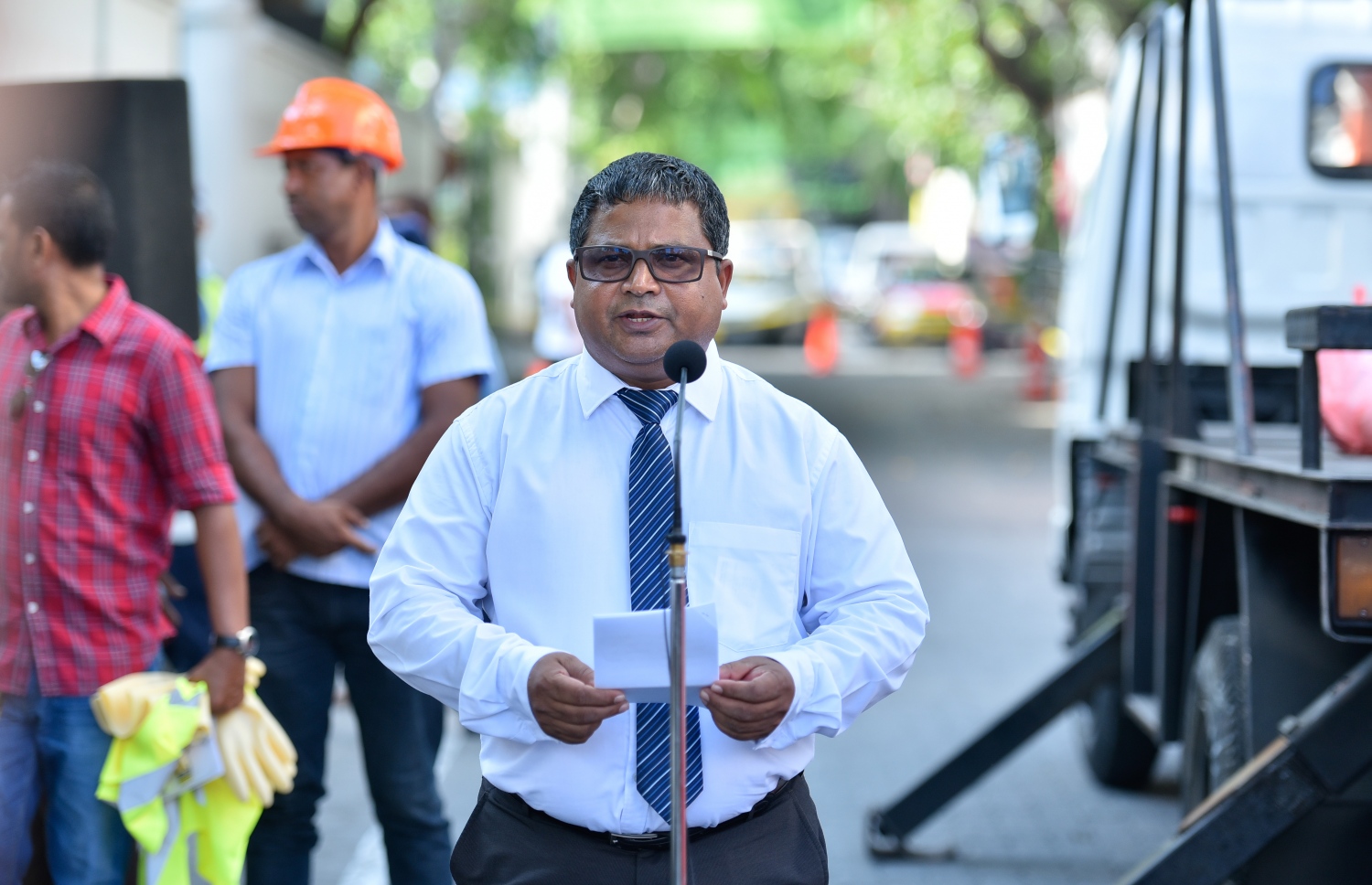 އެންވަޔަރަމެންޓް މިނިސްޓަރު ޑރ. ހުސެން ރަޝީދު މިއަދުގެ ރަސްމިއްޔާތުގައި ވާހަކަދައްކަވަނީ -- ފޮޓޯ: ހުސެއިން ވަހީދު/ މިހާރު