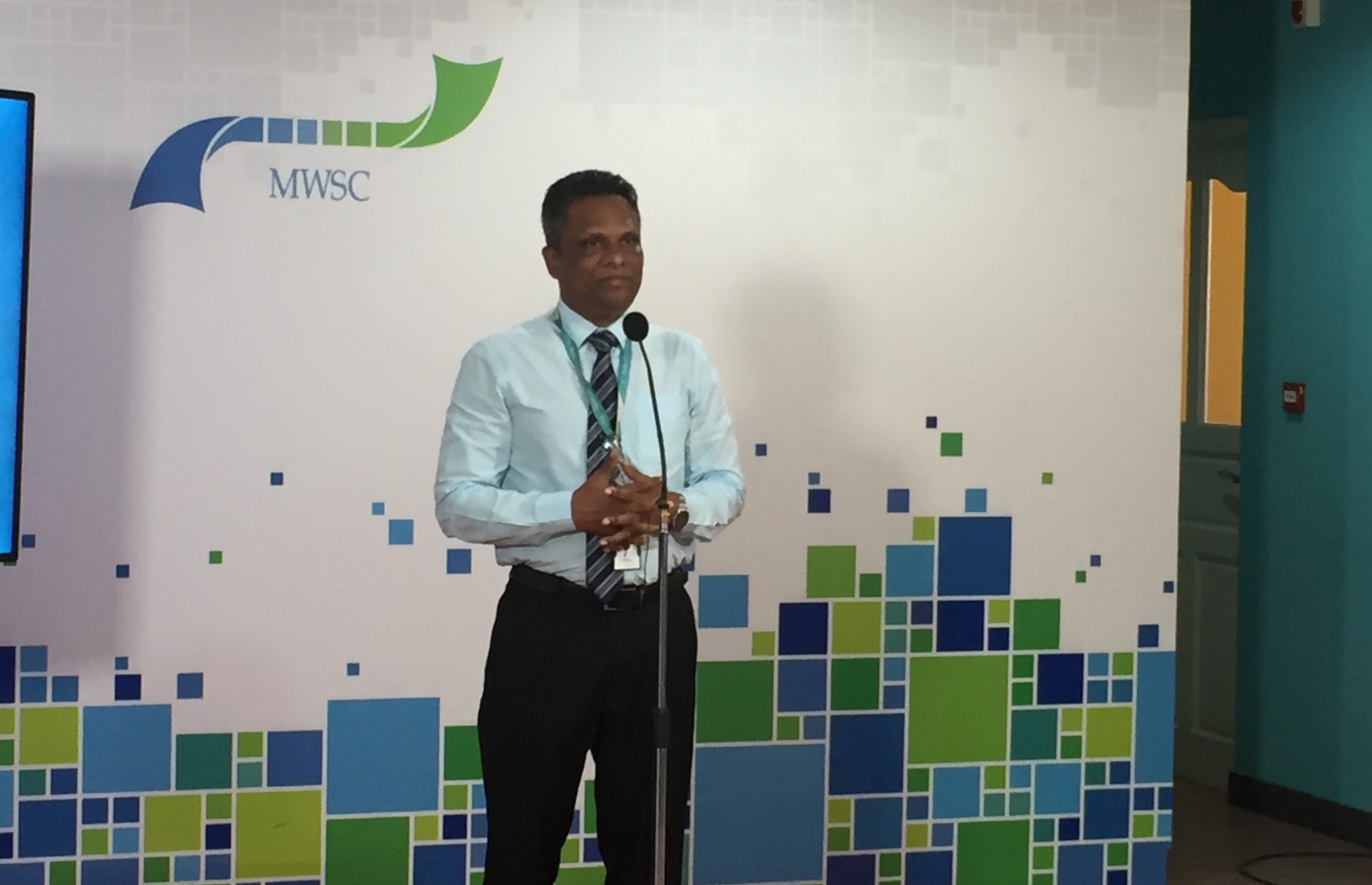 އެމްޑަބްލިއުއެސްސީގެ މެނޭޖިން ޑައިރެކްޓަރު އާދަމް އާޒިމް މިއަދުގެ ރަސްމިއްޔާތުގައި ވާހަކަދައްކަވަނީ -- ފޮޓޯ: ލަމްޔާ އަބްދުﷲ/ މިހާރު