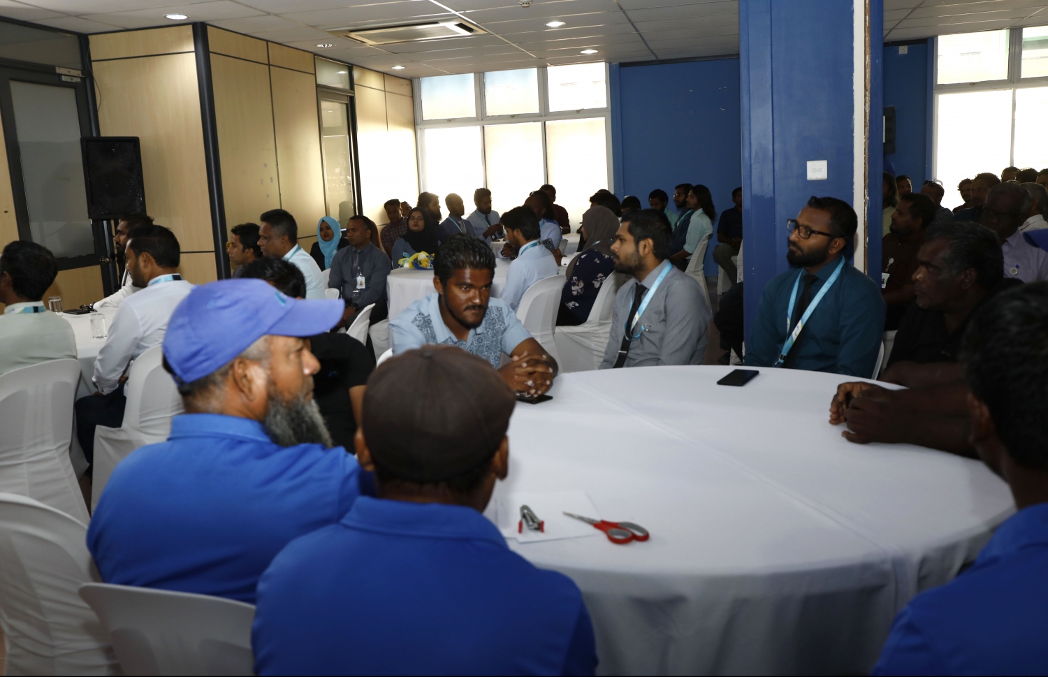 މާލެ: އޭޕްރިލް 1، 2019: އެމްޑަބްލިއުއެސްސީގެ 24 ވަނަ އަހަރީ ދުވަސް ފާހަގަކުރުމުގެ ރަސްމިއްޔާތުގައި އެތަނުގެ ބައެއް މުވައްޒަފުން ބައިވެރިވަނީ.-- ފޮޓޯ: ހުސެން ވަހީދު /މިހާރު