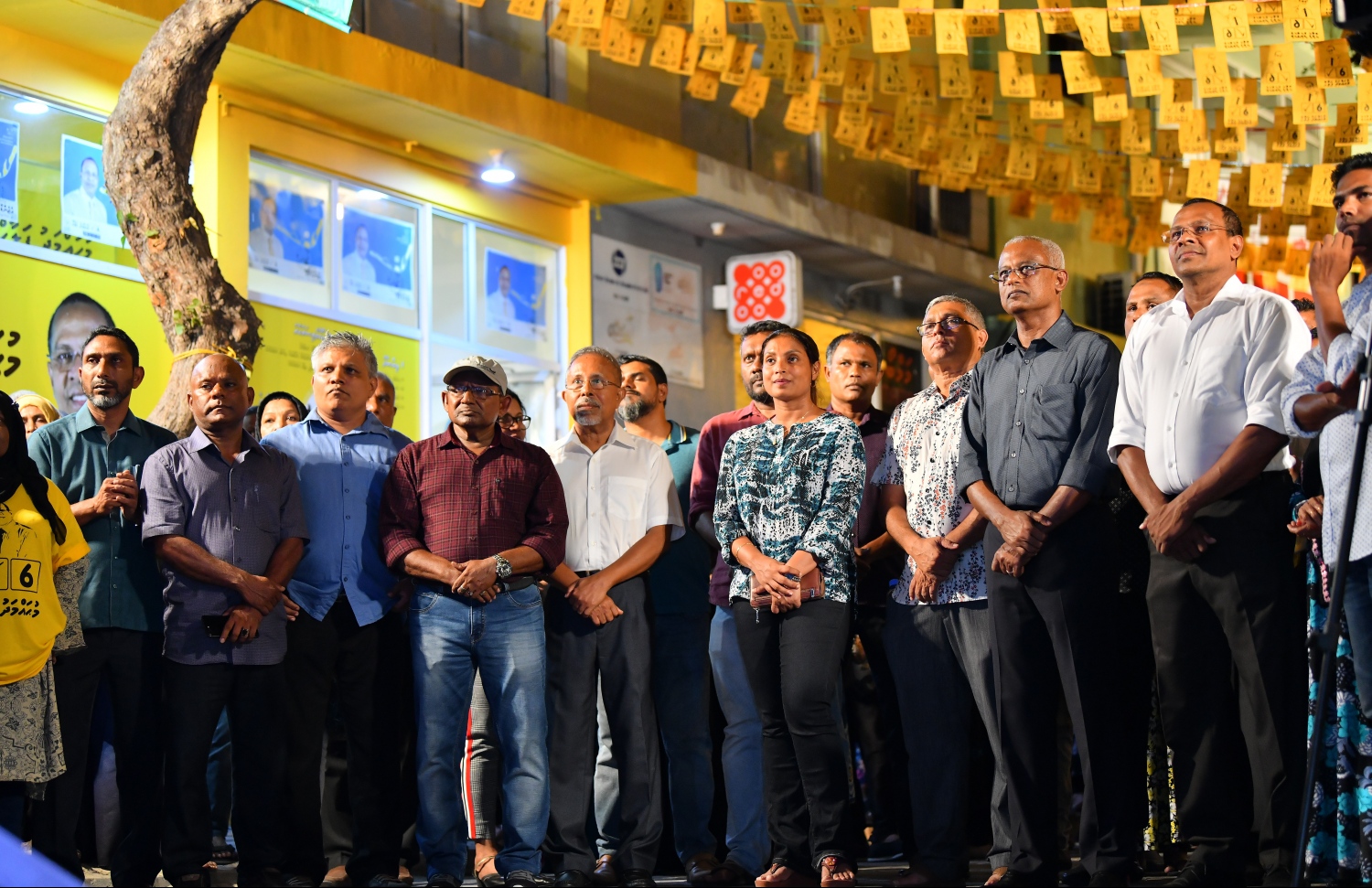 މާލޭގައި ބޭއްވި އެމްޑީޕީގެ ޖަލްސާއެއްގައި ރައީސް އިބްރާހިމް މުހައްމަދު ސޯލިހާއި ބައެއް ވަޒީރުން ބައިވެރިވެވަޑައިގަންނަވަނީ. --- ފޮޓޯ: މިހާރު