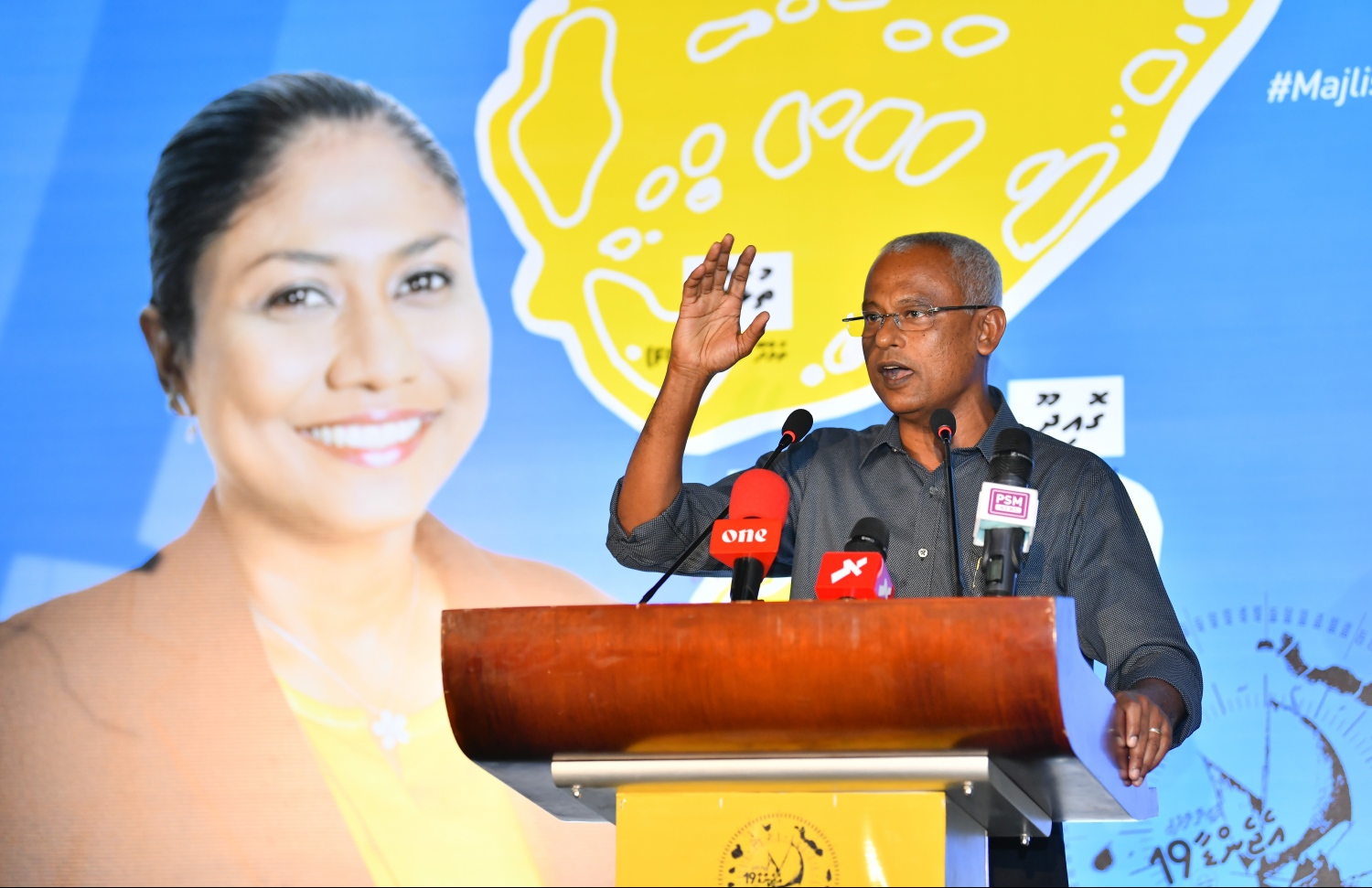 މާލޭގައި ރޭ ބޭއްވި ހިސާންގެ ކެމްޕެއިން ޖަލްސާގައި ރައީސް އިބްރާހިމް މުހައްމަދު ސޯލިހް ވާހަކަފުޅު ދައްކަވަނީ.---ފޮޓޯ: ހުސައިން ވަހީދު/މިހާރު
