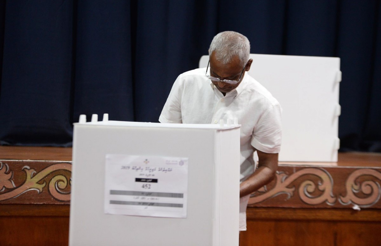 މާލެ: އޭޕްރިލް 6، 2019: ރައްޔިތުންގެ މަޖިލީހުގެ އިންތިހާބުގައި ރައީސް އިބްރާހިމް މުހައްމަދު ސޯލިހް ވޯޓު ދެއްވަނީ. -- ފޮޓޯ: ހުސެން ވަހީދު/މިހާރު