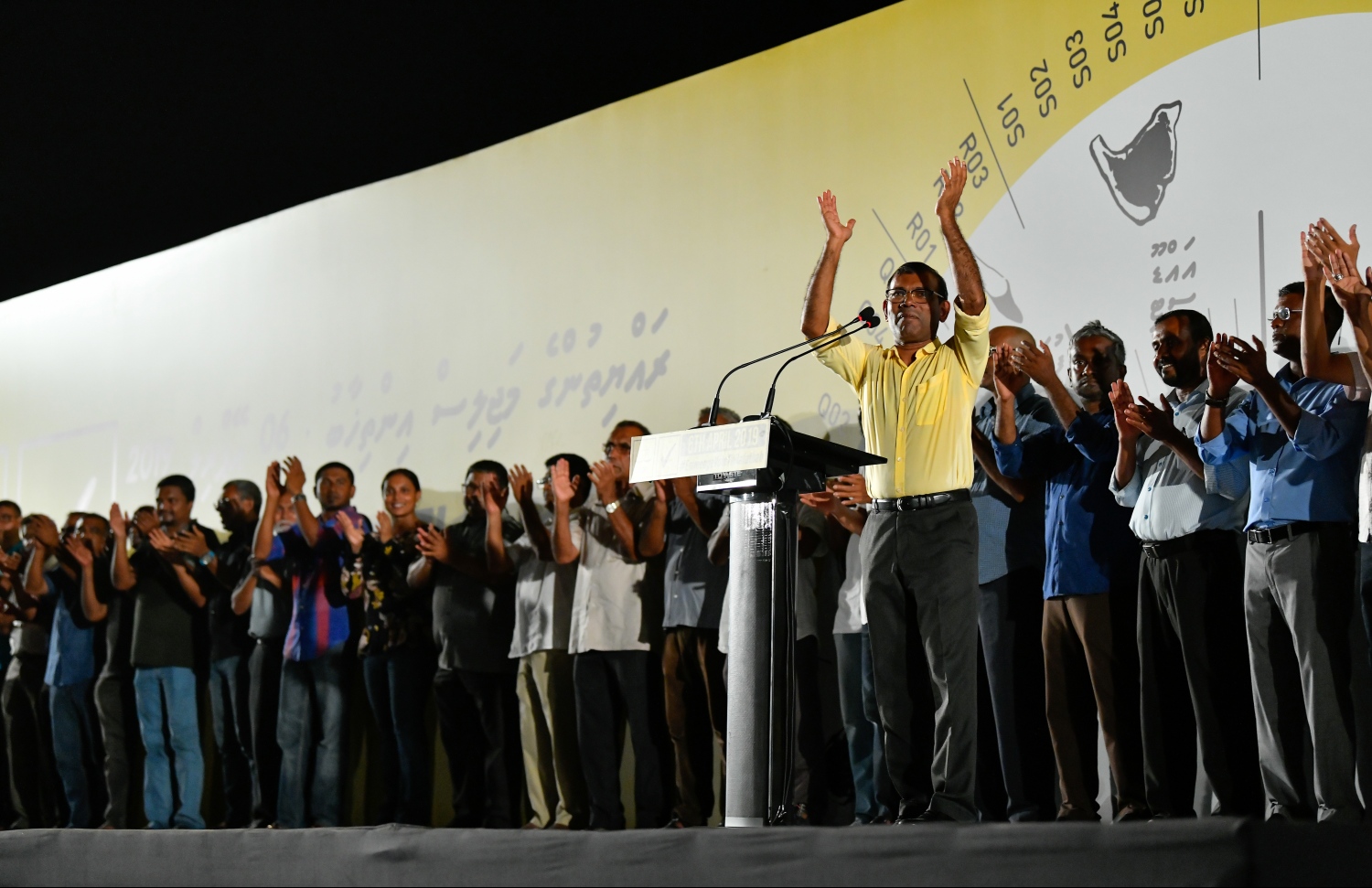 އަޑި ޕާކް ސަރަހައްދުގައި ބޭއްވި ޖަލްސާގައި ނަޝީދު ތަރުހީބު ދެއްވަނީ. --- ފޮޓޯ: ހުސެއިން ވަހީދު/ މިހާރު