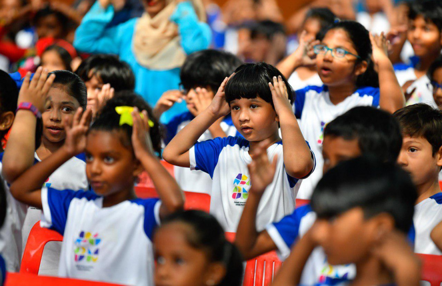 ފިންލެންޑު އިންޓަނޭޝަލް ސްކޫލުގެ ބައެއް ދަރިވަރުންތަކެއް: އަންނަ އަހަރު 50 ދަރިވަރަކަށް އެ ސްކޫލުގެ ގްރޭޑް އެކަކުން ކިޔެވުމުގެ ޖާގަ ލިބޭނެ - ފޮޓޯ: ހުސެއިން ވަހީދު/ މިހާރު