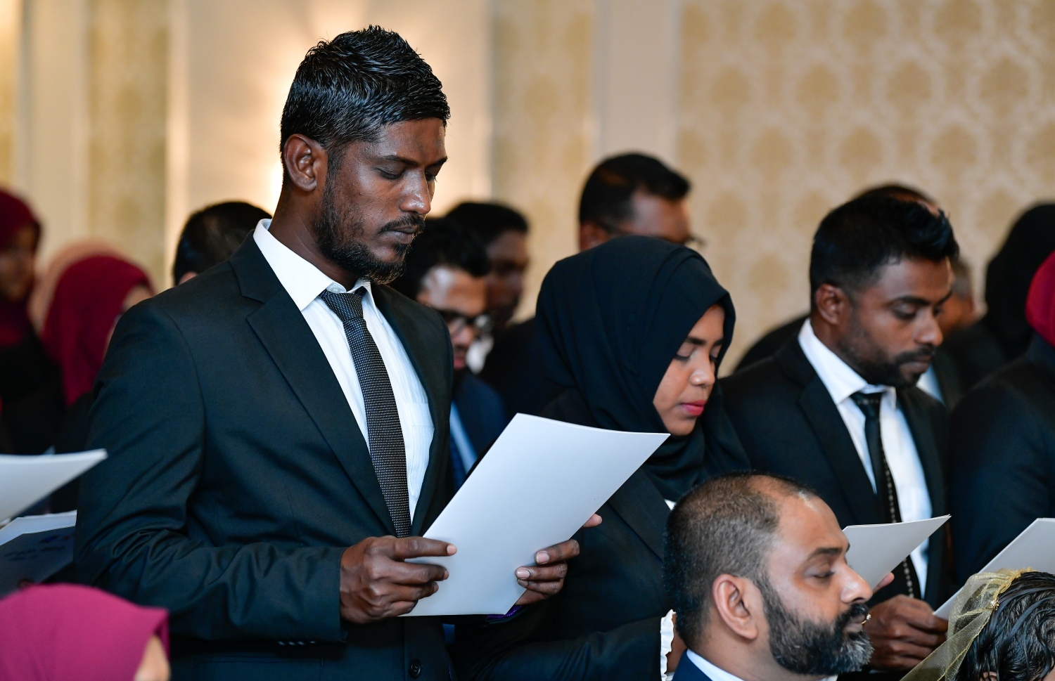 ގާނޫނީ ވަކީލުކަމުގެ ހުވާ ކުރައްވަނީ. --ފޮޓޯ: ނިޝާން އަލީ/މިހާރު