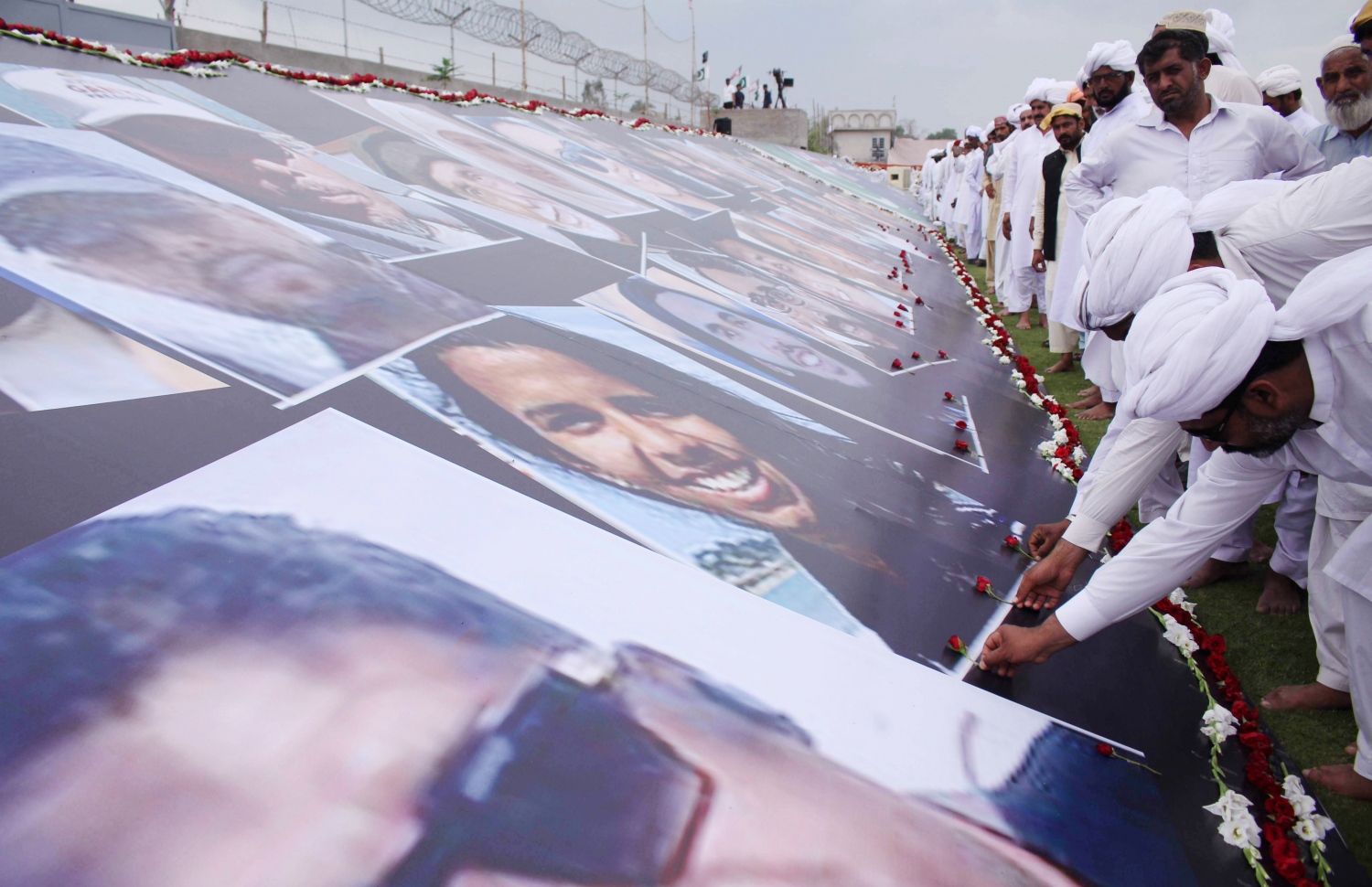 ހަމަލާގައި މަރުވި މީހުންގެ ހަނދާންތައް އާކުރަނީ: މިއީ ސުލްހަވެރި ނިޒު ޒީލެންޑްގައި ހިންގި އެންމެ ބޮޑު ލޭއޮހޮރުވުން