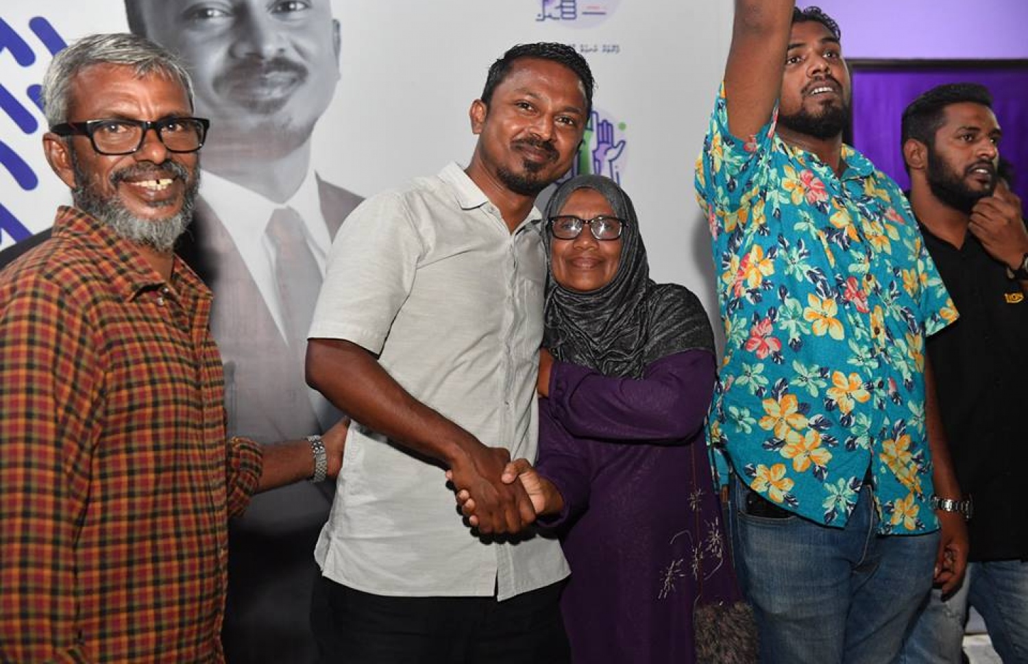 ވިލިމާލެ ދާއިރާގެ ގޮނޑި ކާމިޔާބު ކުރެއްވި އުޝާމް (ވ-2) ބަޔަކާއެކު ފޮޓޯއަކަށް ހުއްޓިގެން