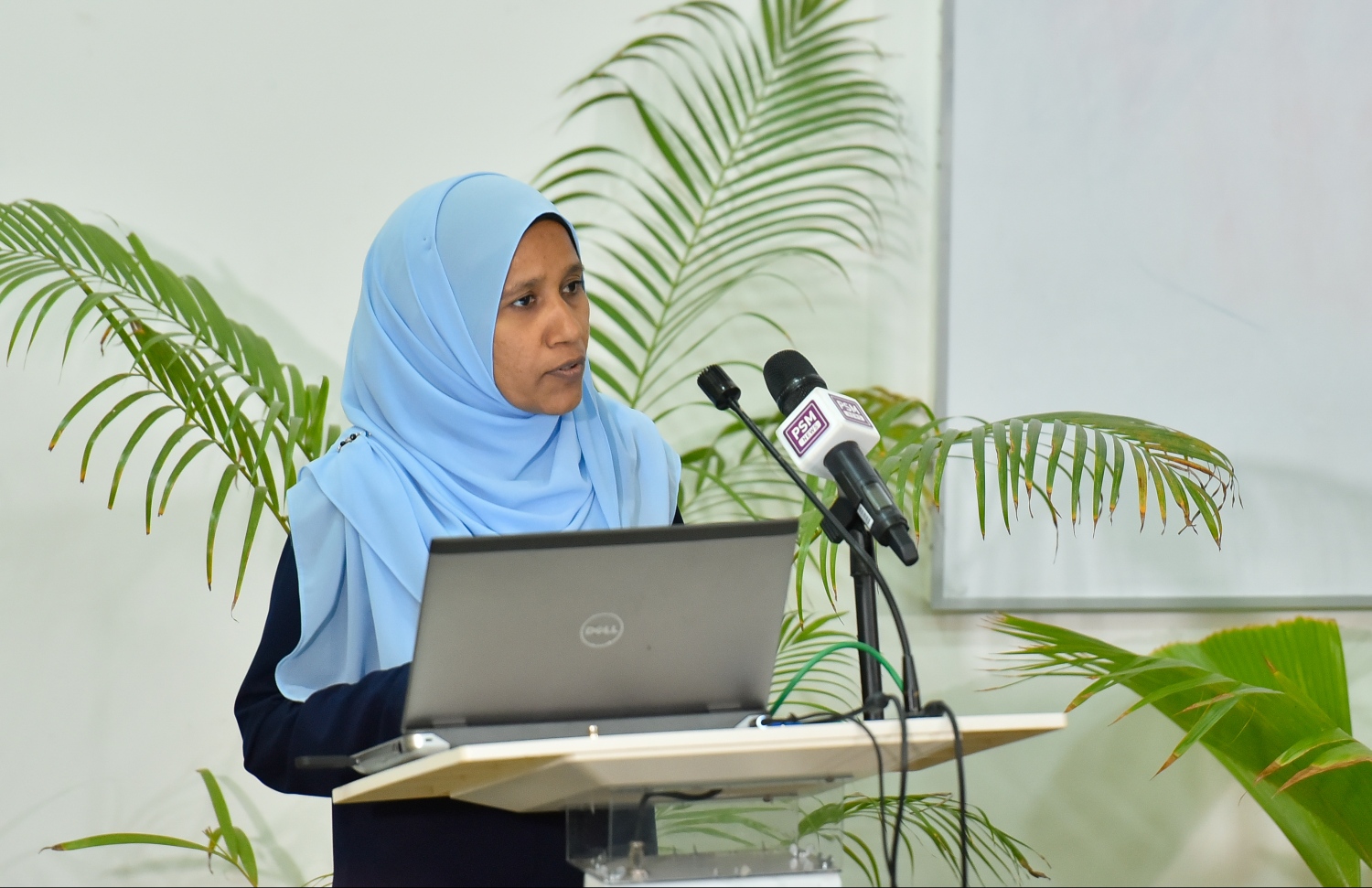 ފެކަލްޓީ އޮފް ހެލްތު ސައިންސަސްގައި ރޭ ބޭއްވި ޕްރައިމަރީ ހެލްތު ކެއާ ފޯރަމްގައި، ޕްރައިމަރީ ހެލްތު ކެއާއާ ގުޅޭ މައުލޫމާތު ދެއްވަނީ-- ފޮޓޯ: ހުސެއިން ވަހީދު/ މިހާރު