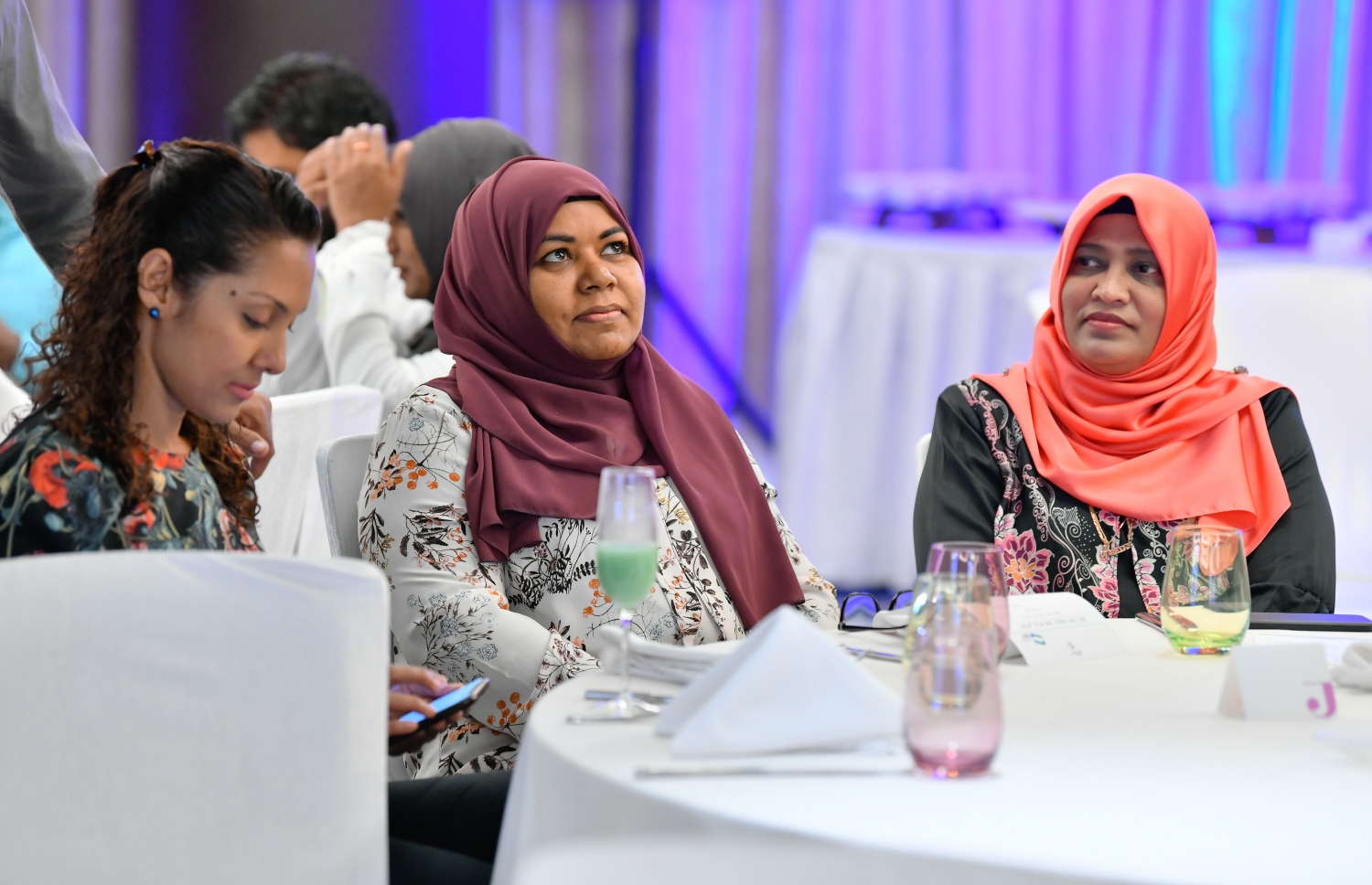 ނަފްސާނީ ދުޅަހެޔޮ ރާއްޖެ" ކެމްޕެއިން އިފްތިތާހުކުރުމުގެ ރަސްމިއްޔާތުގައި ބައިވެރިވި ބައެއް މީހުން -- ފޮޓޯ: ނިޝާން އަލީ/ މިހާރު