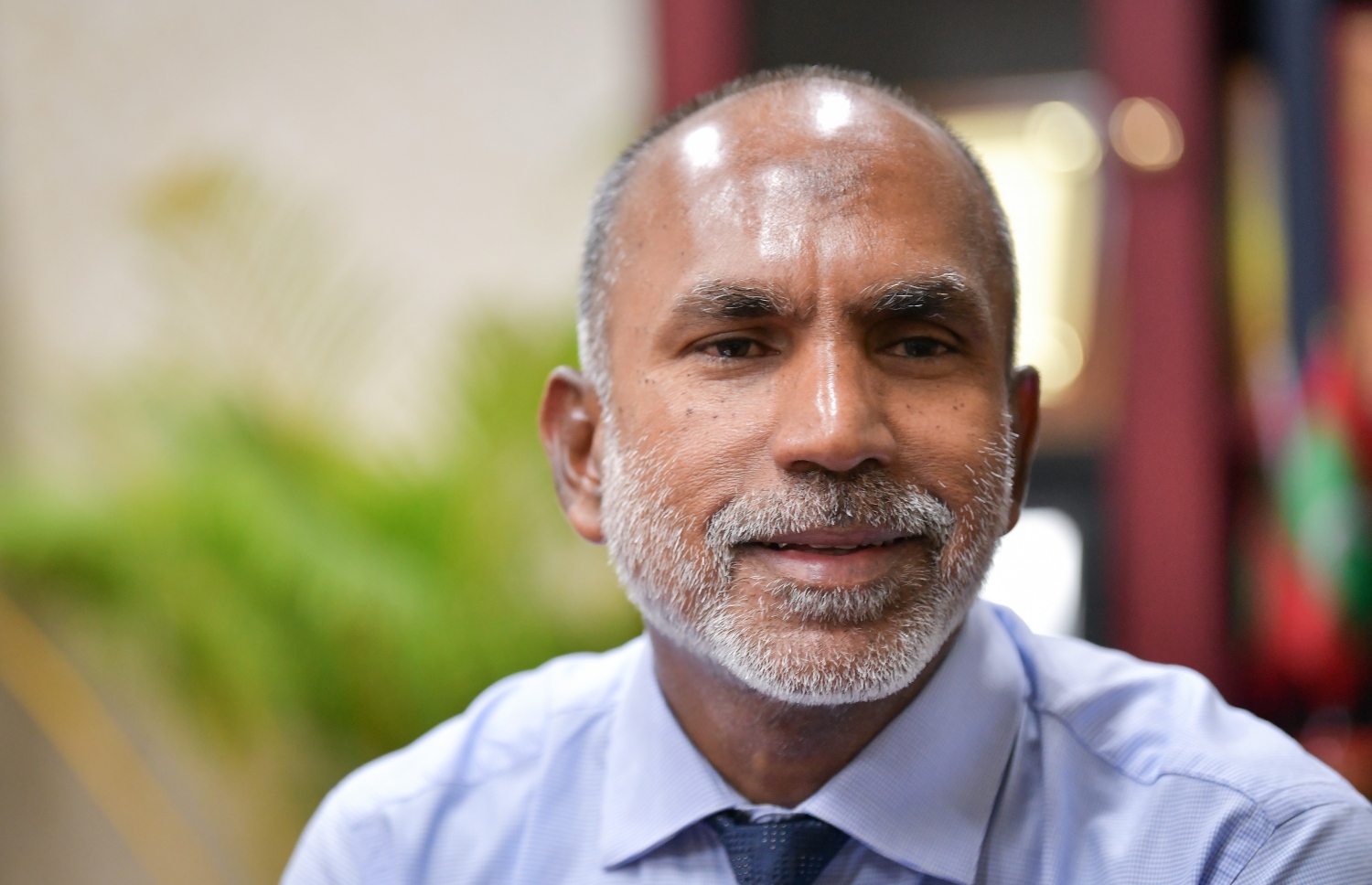 އިސްލާމިކް މިނިސްޓަރު ޑރ. އަހުމަދު ޒާހިރު "މިހާރު" އަށް މިިދިޔަ ބުދަ ދުވަހު އިންޓަވިއުދެއްވަނީ.-- ފޮޓޯ: ނިޝާން އަލީ/ މިހާރު