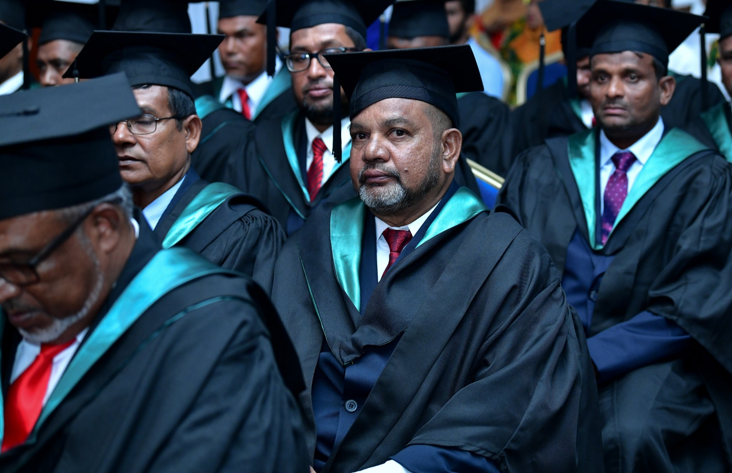 މާލެ- އޭޕްރިލް 20، 2019- ވިލާ ކޮލެޖުގެ މިދިޔަ އަހަރުގެ ދަސްވެނިވުމުގެ ހަފުލާގެ ތެރެއިން: ދަރުބާރުގޭގައި ބޭއްވި އެ ކޮލެޖުގެ ދަސްވެނިވުމުގެ މި ރަސްމިއްޔާތުގައި، 300 އަށް ވުރެ ގިނަ ދަރިވަރުން ދަސްވެނިވެ، ސަނަދު ހާސިލްކުރި.---ފޮޓޯ: ނިޝާން އަލީ/މިހާރު