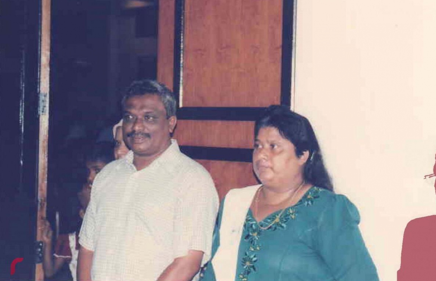 އަލީ ޝަރީފް ޒުވާން ދުވަސްވަރު އޭނާގެ އަނބިކަނބަލުންނާ އެކު