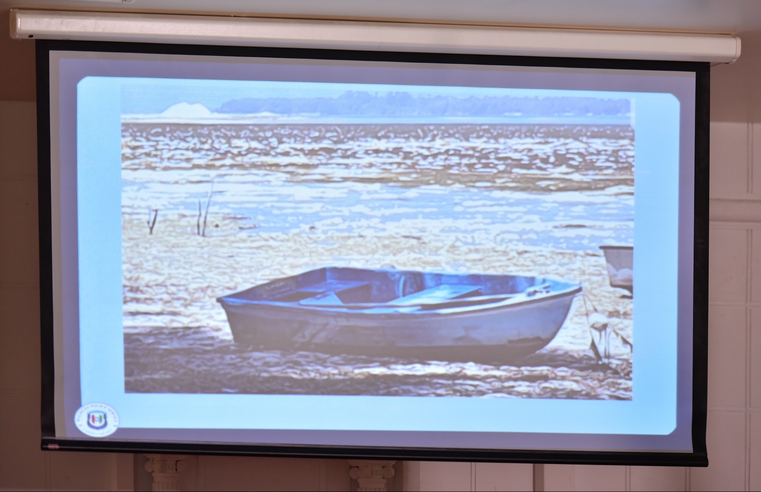 ޝިމާ އާއި ފަޒީލް ދަތުރުކުރި ޑިންގީ.