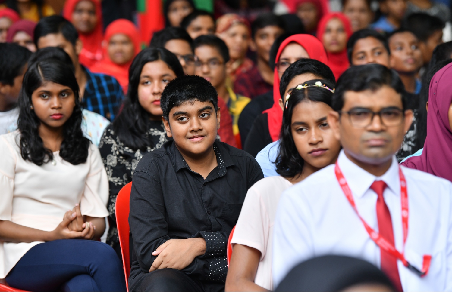 މާލެ: އޭޕްރިލް 25، 2019: އިސްކަންދަރު ސްކޫލަށް 58 އަހަރު ފުރުން ފާހަގަ ކުރުމުގެ ގޮތުން އެ ސްކޫލުގައި ބޭއްވި ރަސްމިއްޔާތެއްގައި ދަރިވަރުންތަކެއް ބައިވެރިވަނީ.-- ފޮޓޯ: ހުސެއިން ވަހީދު /މިހާރު