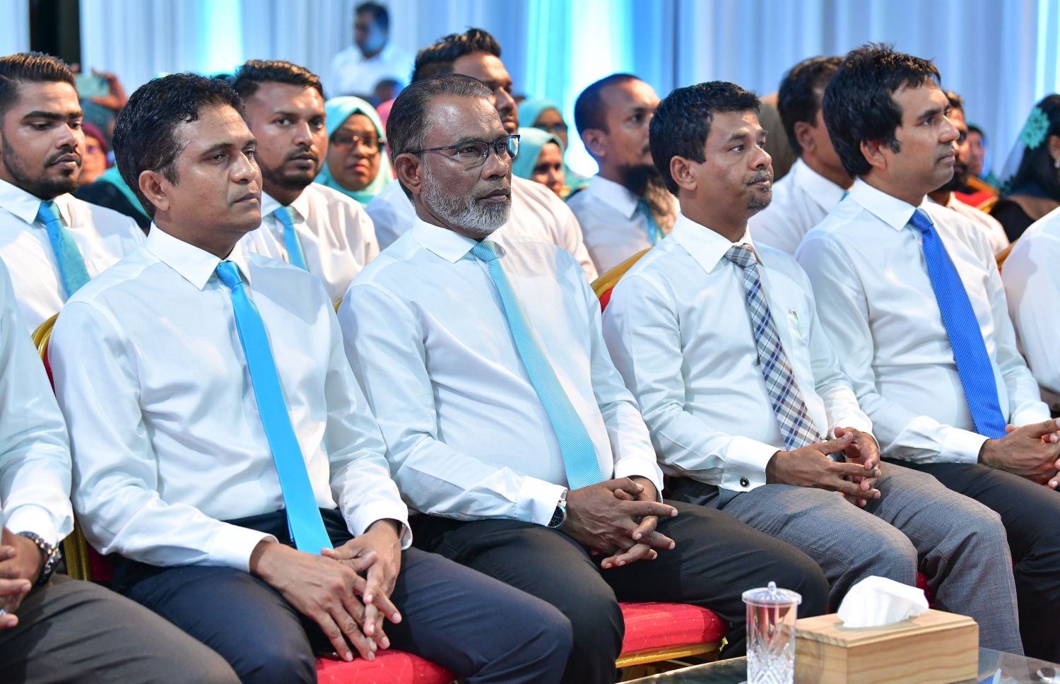 ޕީއެންސީގެ އިސް ބޭފުޅުން މިރޭގެ ޖަލްސާގައި.---ފޮޓޯ: ނިޝާން އަލީ/މިހާރު