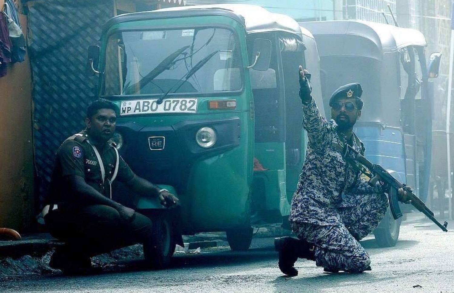 ލަންކާގެ މަގުތަކުގައި ސަލާމަތީ ބާރުތަކުން ހަރަކާތްތެރިވަނީ.