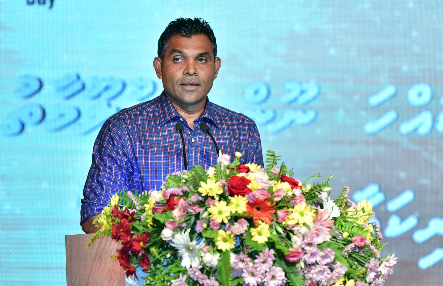 މާލެ: މޭ 3، 2019- މި އަހަރުގެ ނޫސްވެރިކަމުގެ މިނިވަންކަމުގެ ދުވަސް ފާހަގަކުރަން މޯލްޑިވްސް މީޑިއާ ކައުންސިލް (އެމްއެމްސީ) ން މިރޭ ބޭއްވި ރަސްމިއްޔާތުގެ ޝަރަފުވެރި މެހުމާން ނައިބު ރައީސް ފައިސަލް ނަސީމް ވާހަކަފުޅު ދައްކަވަނީ.---ފޮޓޯ: ނިޝާން އަލީ/ މިހާރު