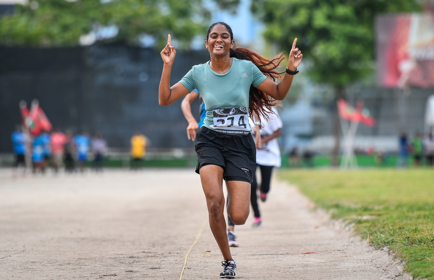 1500 މީޓަރު ދުވުމުން އެއް ވަނަ ހޯދުމަށް ފަހު ޖާއިޝާ އުފާފާޅުކުރަނީ. --ފޮޓޯ: ނިޝާން އަލީ/ މިހާރު