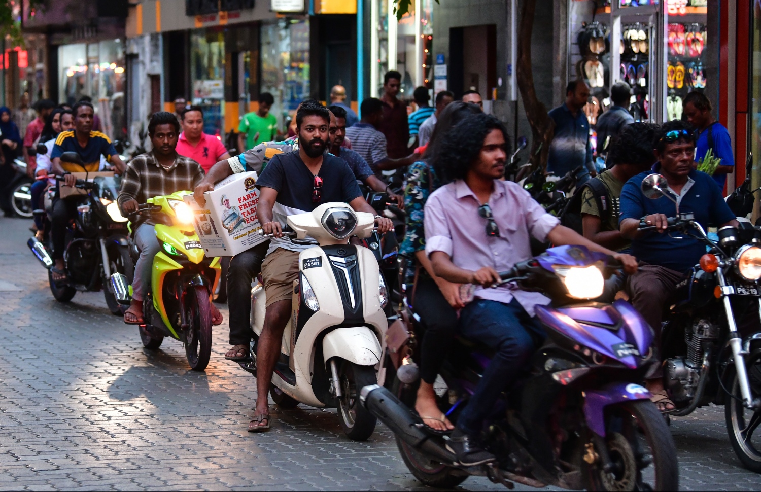 އިއްޔެ މާލޭގެ ކާރޫބާރޫ ބޮޑުވި މަގެއް: މިއަދު ވެސް އެތައް ބަޔަކު ރޯދައަށް ބާޒާރުކުރަން ނުކުންނާނެ