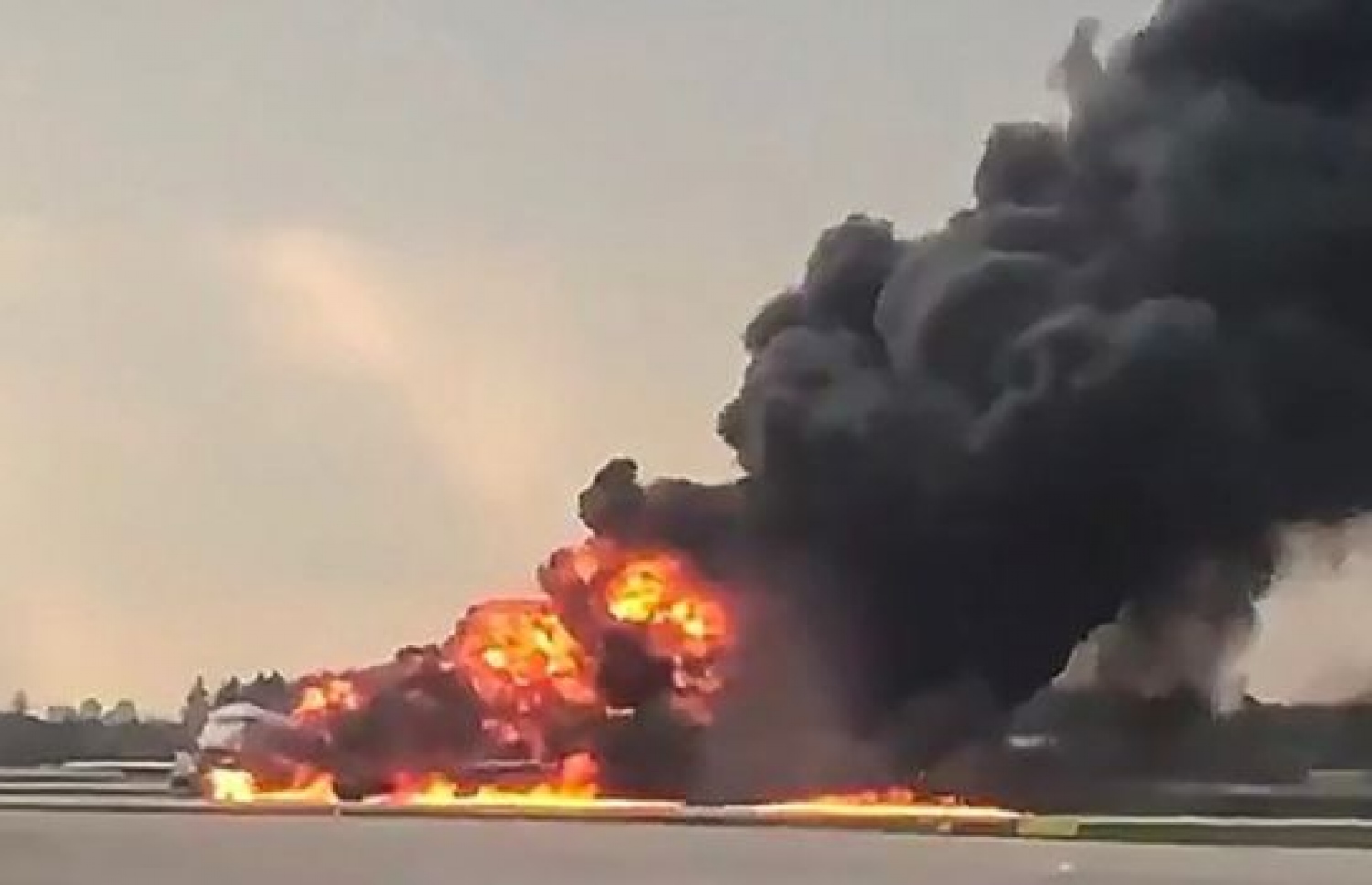 ރަޝިޔާގެ މަތިންދާ ބޯޓުގައި އަލިފާން ރޯވެފައި. --ފޮޓޯ:ގެޓީ އިމޭޖަސް