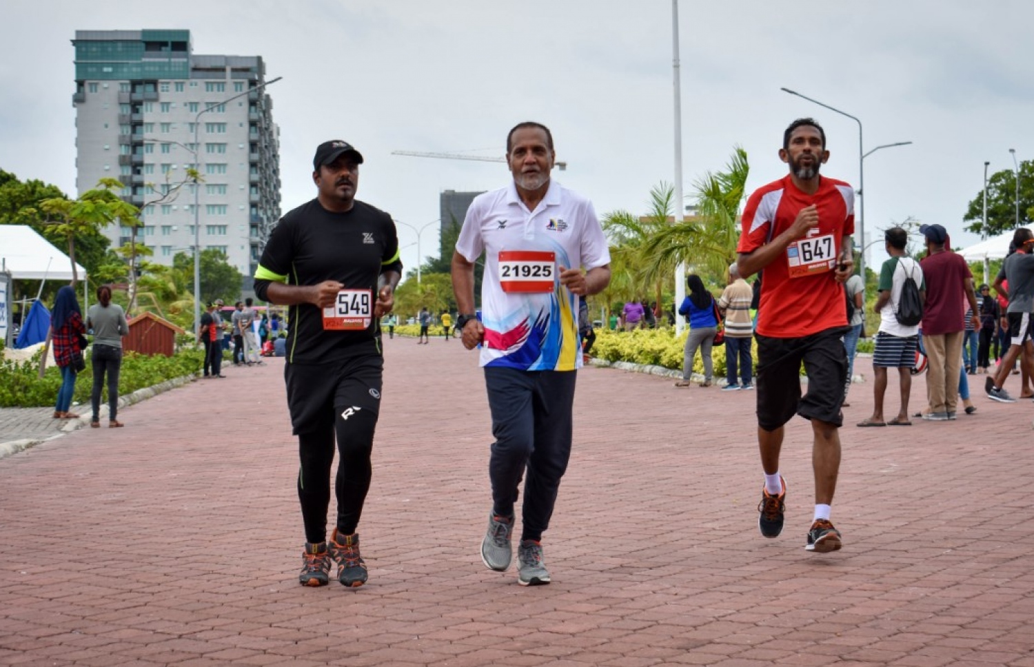 "އެމް.އެޒް.އެން މޯލްޑިވްސް ރަން" ގައި ވޮލީބޯޅަ އާއި ފުޓްބޯޅައިގެ ކުރީގެ ތަރި ސައްޔިދު އަލީ (މ) ދުވަނީ.