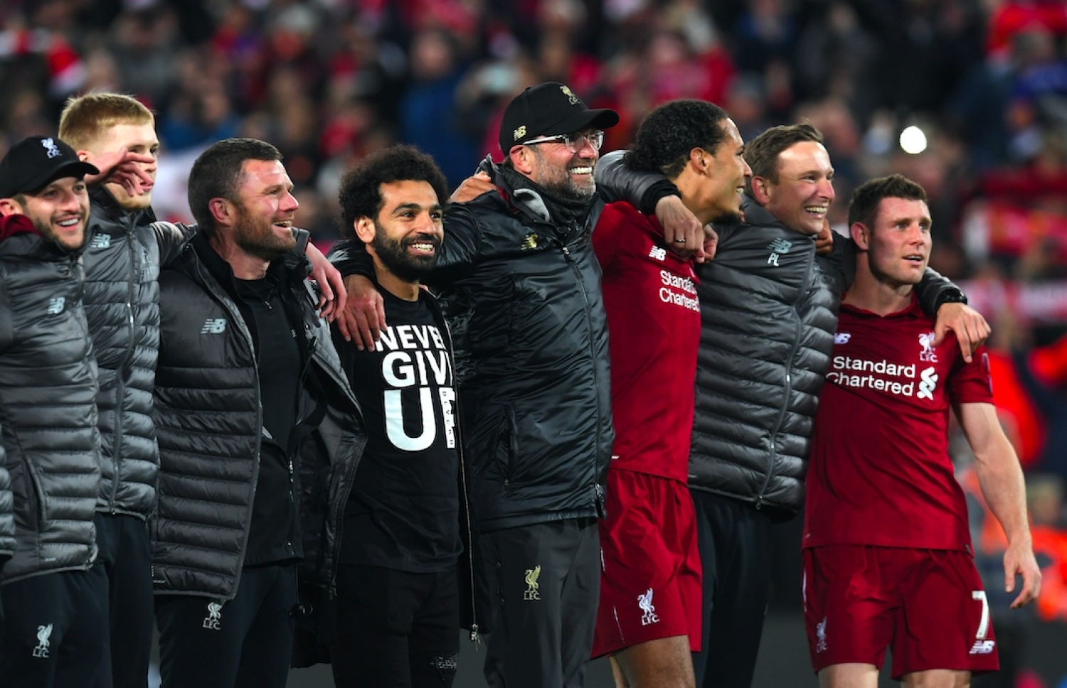 ރޭގެ މެޗަށް ފަހު ލިވަޕޫލްގެ ކުޅުންތެރިން އުފާފާޅުކުރަނީ. -- ފޮޓޯ: އޭއެފްޕީ