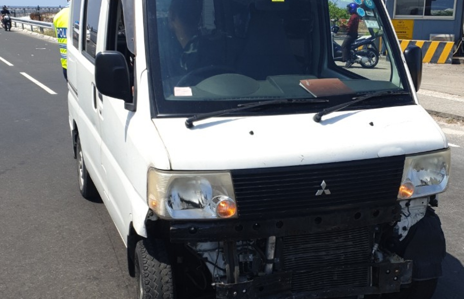 އެކްސިޑެންޓުގައި މިއަދު ހަލާކުވި ވޭން -- ފޮޓޯ: ޕޮލިސް