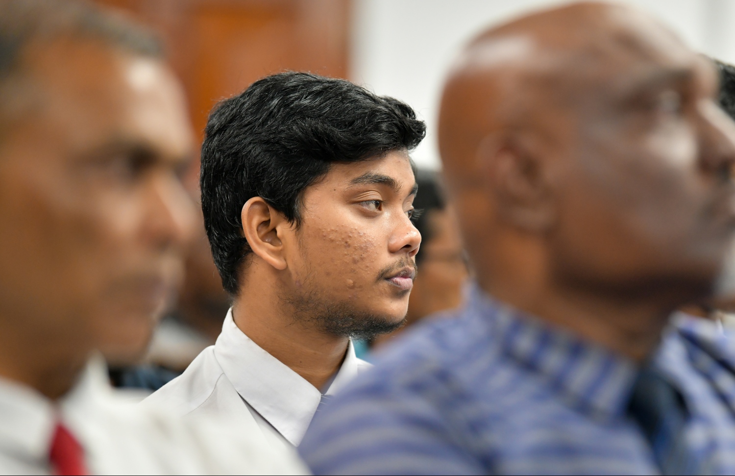 މާލެ: މޭ 9، 2019- ކޮންމެ އަހަރެއްގެ ރޯދަ މަހެއްގައި ސަރުކާރުން ކުރިއަށް ގެންދާ އިހްޔާ ފޯރަމްގެ މި އަހަރުގެ ފުރަތަމަ ޖަލްސާގައި ކުރީގެ ރައީސް މައުމޫން އަބްދުލްގައްޔޫމް ދެއްވި ދީނީ ދަރުސް އަޑުއަހަން ދިޔަ ބައެއް މީހުން.---ފޮޓޯ: ހުސައިން ވަހީދު/މިހާރު