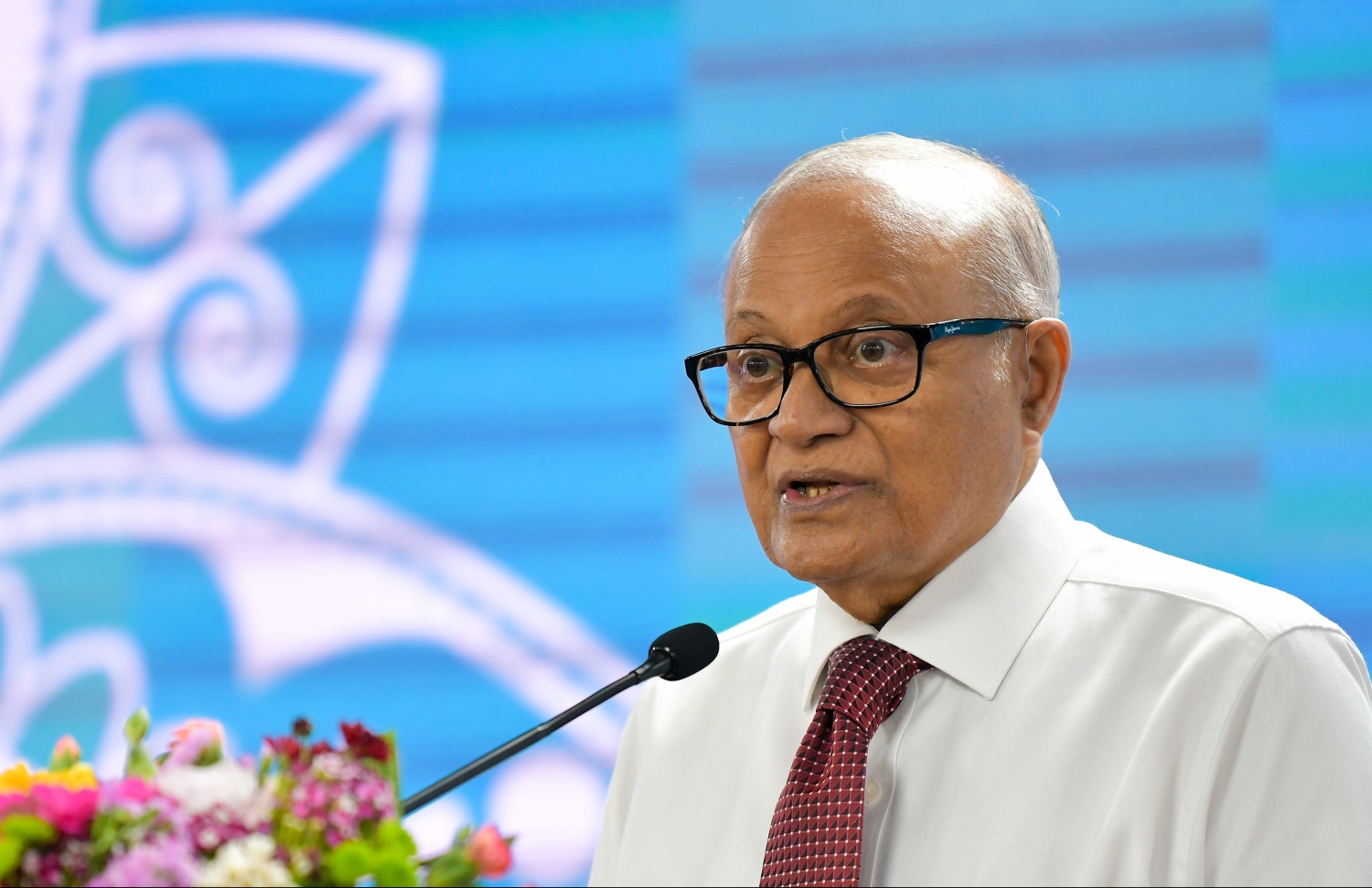 މާލެ: މޭ 9، 2019- ކޮންމެ އަހަރެއްގެ ރޯދަ މަހެއްގައި ސަރުކާރުން ކުރިއަށް ގެންދާ އިހްޔާ ފޯރަމްގެ މި އަހަރުގެ ފުރަތަމަ ޖަލްސާގައި ކުރީގެ ރައީސް މައުމޫން އަބްދުލްގައްޔޫމް ދީނީ ދަރުސް ދެއްވަނީ.---ފޮޓޯ: ހުސައިން ވަހީދު/މިހާރު