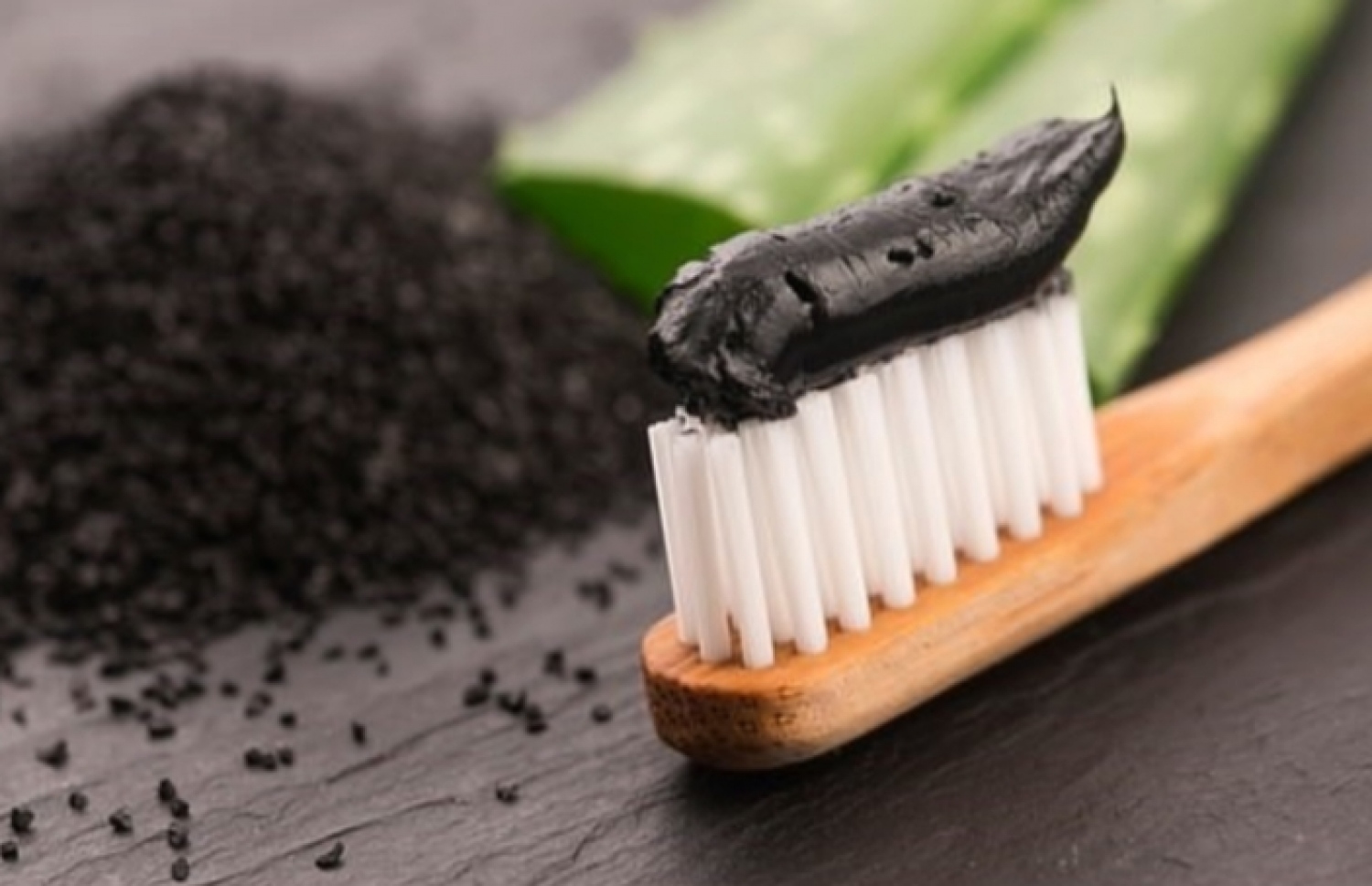 ޗާކޯލް އިން ތައްޔާރުކޮށްފައިވާ ދަތް އުނގުޅާ ބޭހެއް.