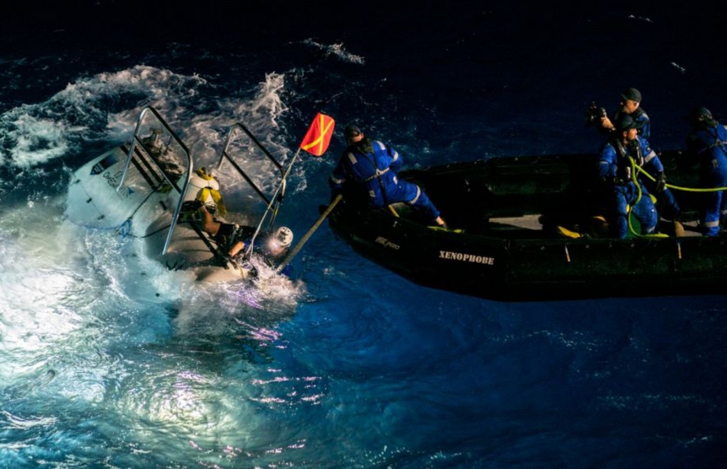 އެންމެ ފަހު ޑައިވްގައި ވެސްކޯވޯ ވަނީ ކަނޑުގެ 10،927 މީޓަރު އަޑިއަށް ގޮސްފައި. --ފޮޓޯ: ޓަމަރާ ސްޓަބްސް