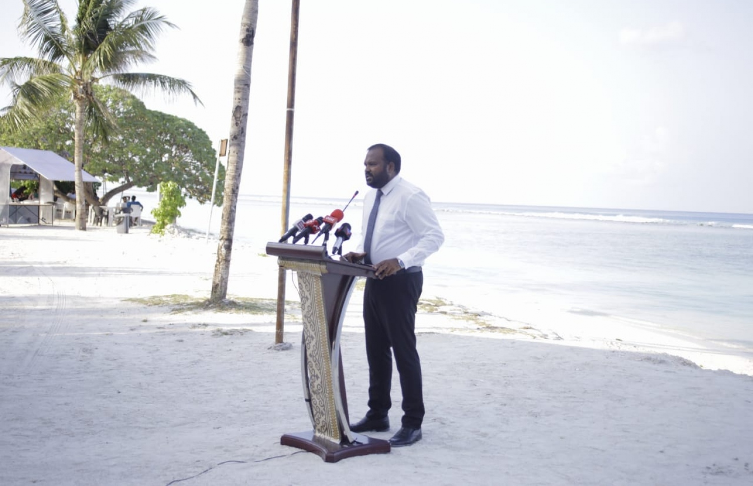 މިއަދު ބޭއްވި ރަސްމިއްޔާތުގައި ޓޫރިޒަމް މިނިސްޓަރު އަލީ ވަހީދު ވާހަކަދައްކަވަނީ -- ފޮޓޯ: ޓޫރިޒަމް މިނިސްޓްރީ