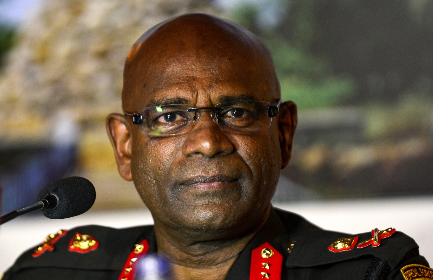 ލަންކާ ސިފައިންގެ ވެރިޔާ މަހޭޝް ސެނަނަޔަކަ. --ފޮޓޯ:އޭއެފްޕީ