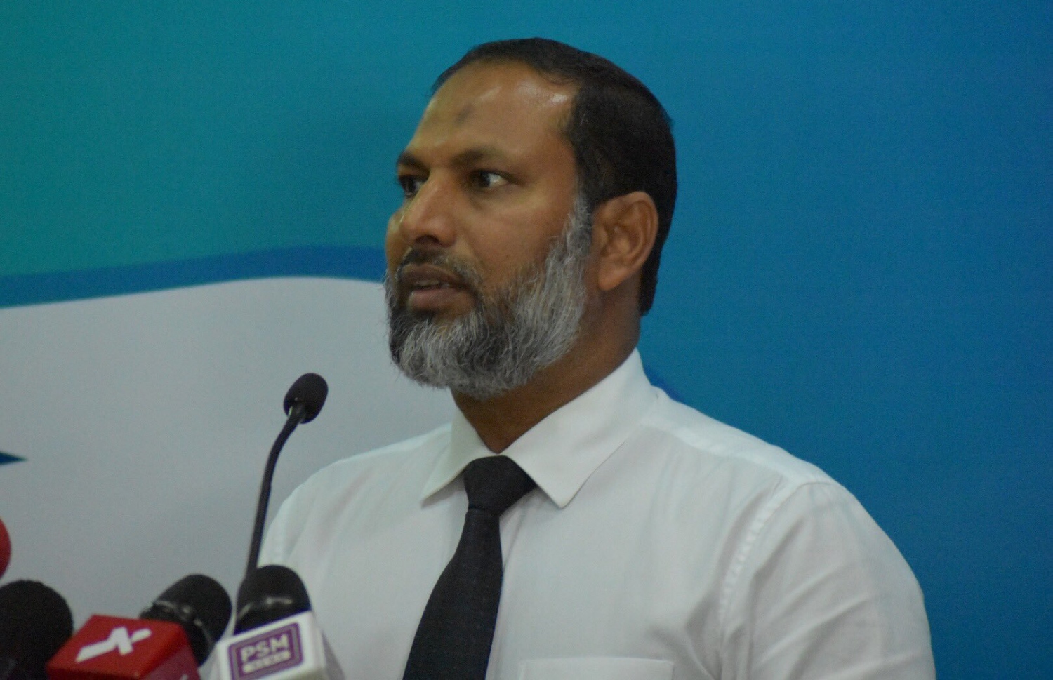 ޖަލުތަކަށް ފޮތް ހަދިޔާކުރުމުގެ ޕްރޮގްރާމް އިފްތިތާހުކުރުމުގެ ރަސްމިއްޔާތުގައި މިނިސްޓަރު އިމްރާން ވާހަކަދައްކަވަނީ -- ފޮޓޯ: ހޯމް މިނިސްޓަރު