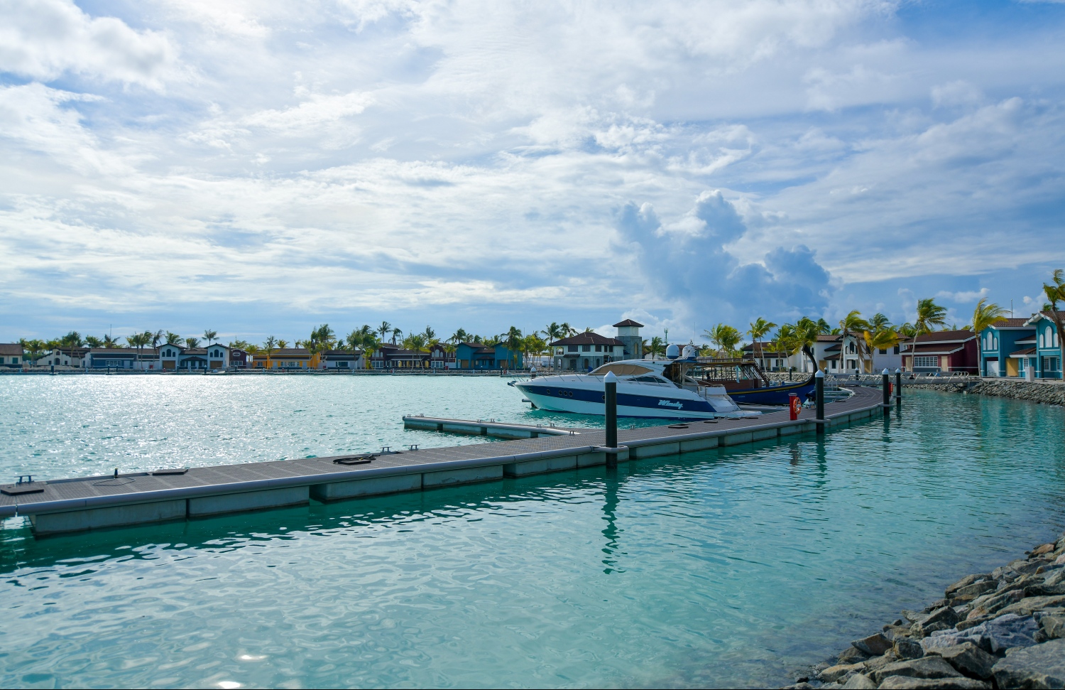 ޔޮޓް މެރީނާ އޭރިއާ: އެއް ފަހަރާ 30 ޔޮޓަށް ހިދުމަތްދެވޭ-- ފޮޓޯ: ހުސައިން ވަހީދު/ މިހާރު