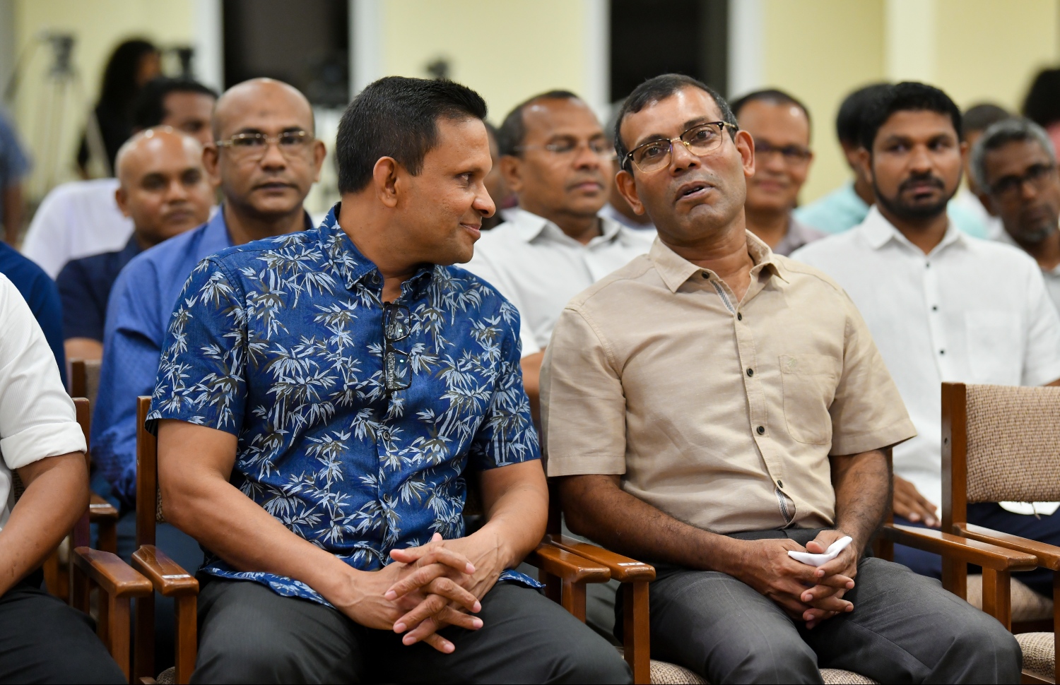 ނަޝީދާއި ކުރީގެ ޑިފެންސް މިނިސްޓަރު އަދި ދަނގެތި ދާއިރާގެ އިންތިހާބީ މެމްބަރު މުހައްމަދު ނާޒިމް ވާހަކަ ދައްކަވަނީ. --- ފޮޓޯ: ހުސެއިން ވަހީދު/ މިހާރު