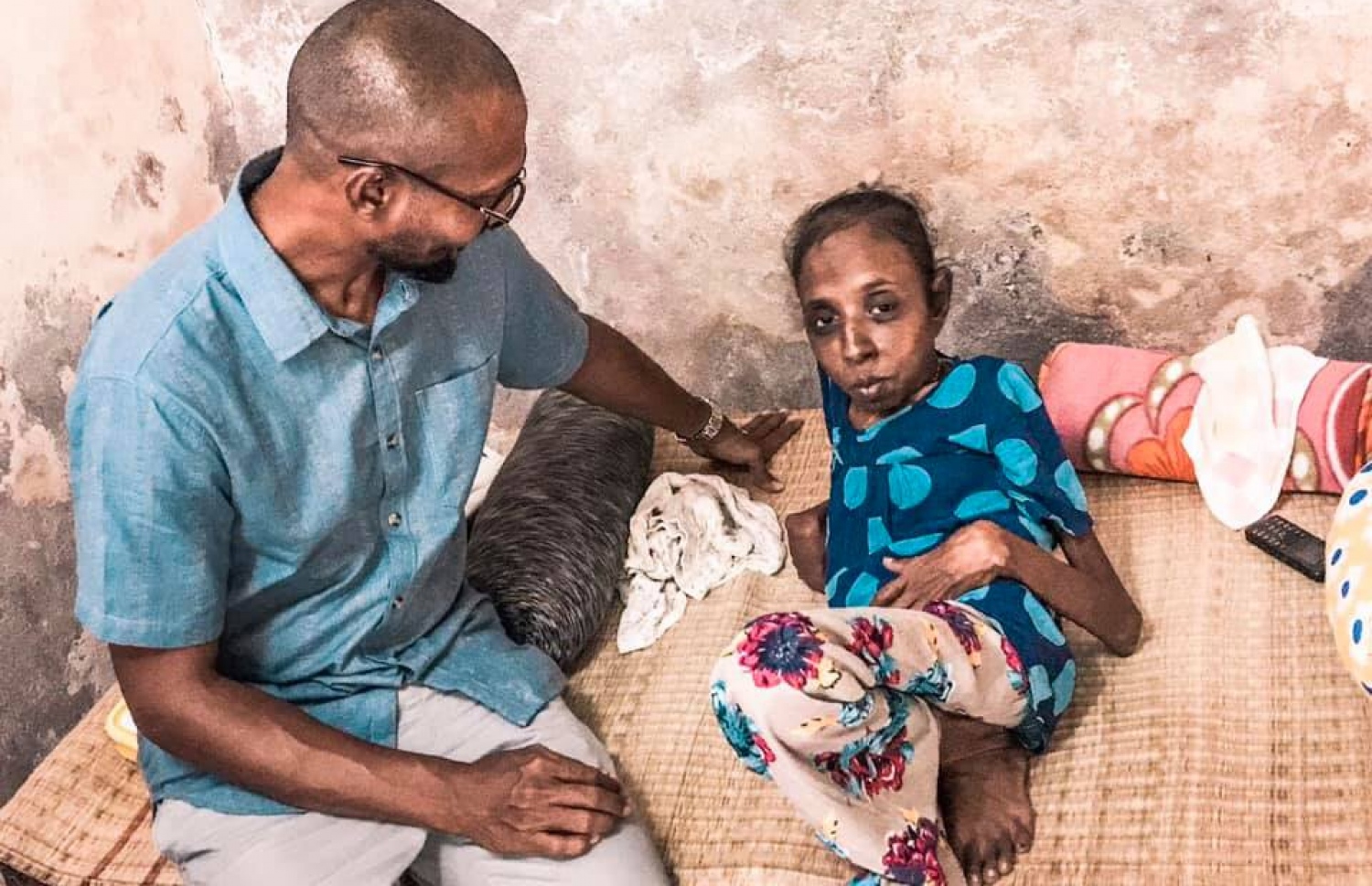 ލ. ކުނަހަންދޫގައި ނުކުޅެދުންތެރިކަން ހުރި މީހެއްގެ ގޭގައި ހިޝާން މަޑުކޮށްލައްވައިގެން: ނިކަމެތި ހާލުގައި އުޅޭ މީހުންނަށް އެހީތެރިކަން ބޭނުންވޭ