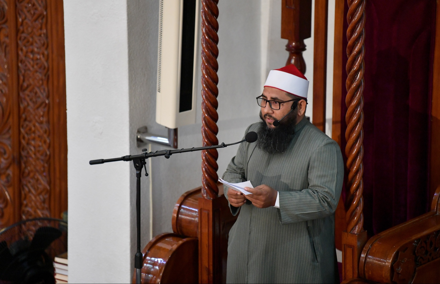 މާލެ: ޖޫން 4، 2019- އިސްލާމީ މަރުކަޒުގައި އީދު ނަމާދު ކުރެއްވި އިމާމު އީދު ހުތުބާ ވިދާޅުވަނީ.---ފޮޓޯ: ހުސައިން ވަހީދު/މިހާރު