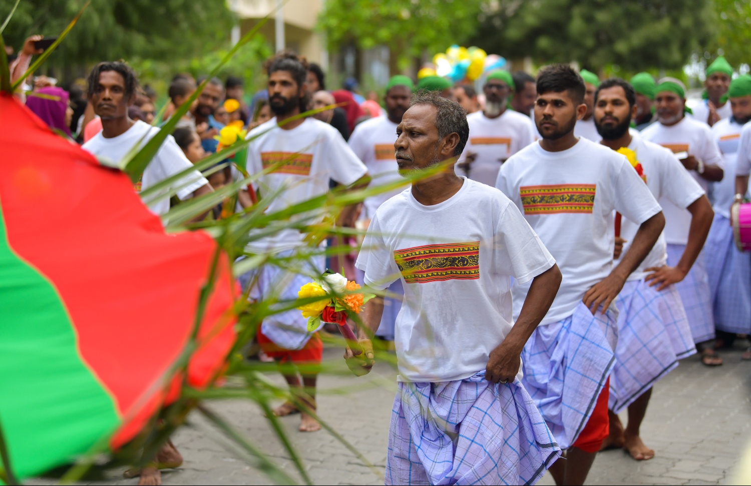 މާލެ: ޖޫން 4، 2019- މަޖީދީ މަގުގައި ކުރިއަށްދިޔަ ސަގާފީ ކުޅިވަރުތަކުގެ ބައެއް ބައިވެރިން ސަގާފީ ނެށުމެއް ހުށަހަޅަނީ.---ފޮޓޯ: ހުސައިން ވަހީދު/މިހާރު