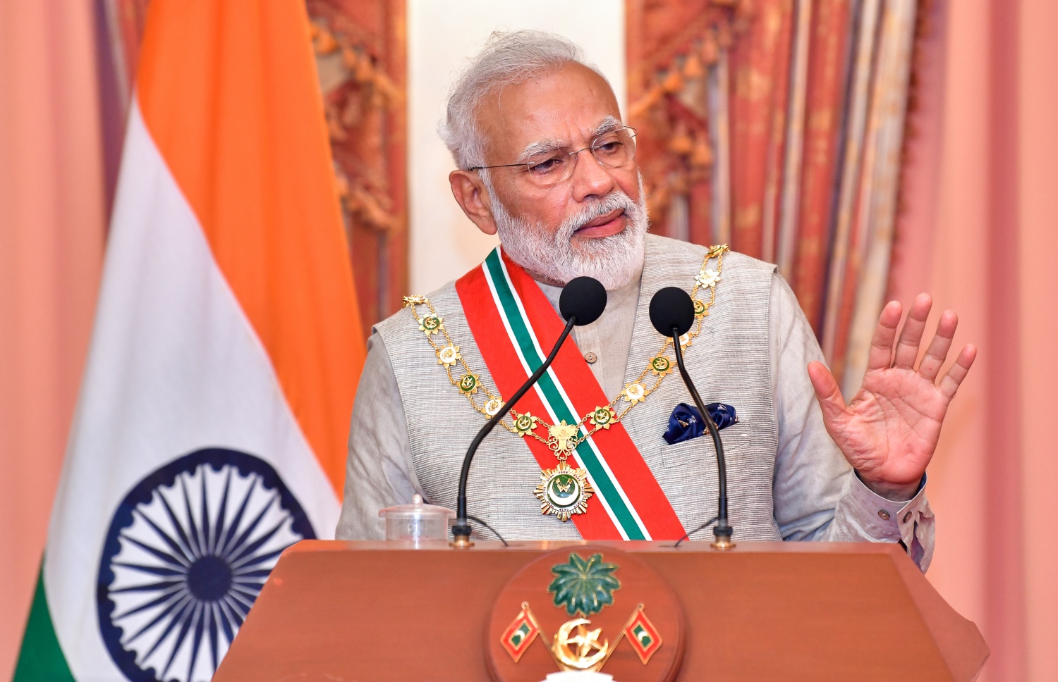 މާލެ: ޖޫން 8، 2019- އިންޑިއާގެ ބޮޑުވަޒީރު ނަރެންދުރަ މޯދީ ރަސްމީ ދަތުރުފުޅެއްގައި ރާއްޖެ ވަޑައިގަތުމަށްފަހު ރައީސް އޮފީހުގައި ނޫސްވެރިންނަށް ބަޔާން އިއްވަނީ---ފޮޓޯ: ނިޝާން އަލީ/މިހާރު