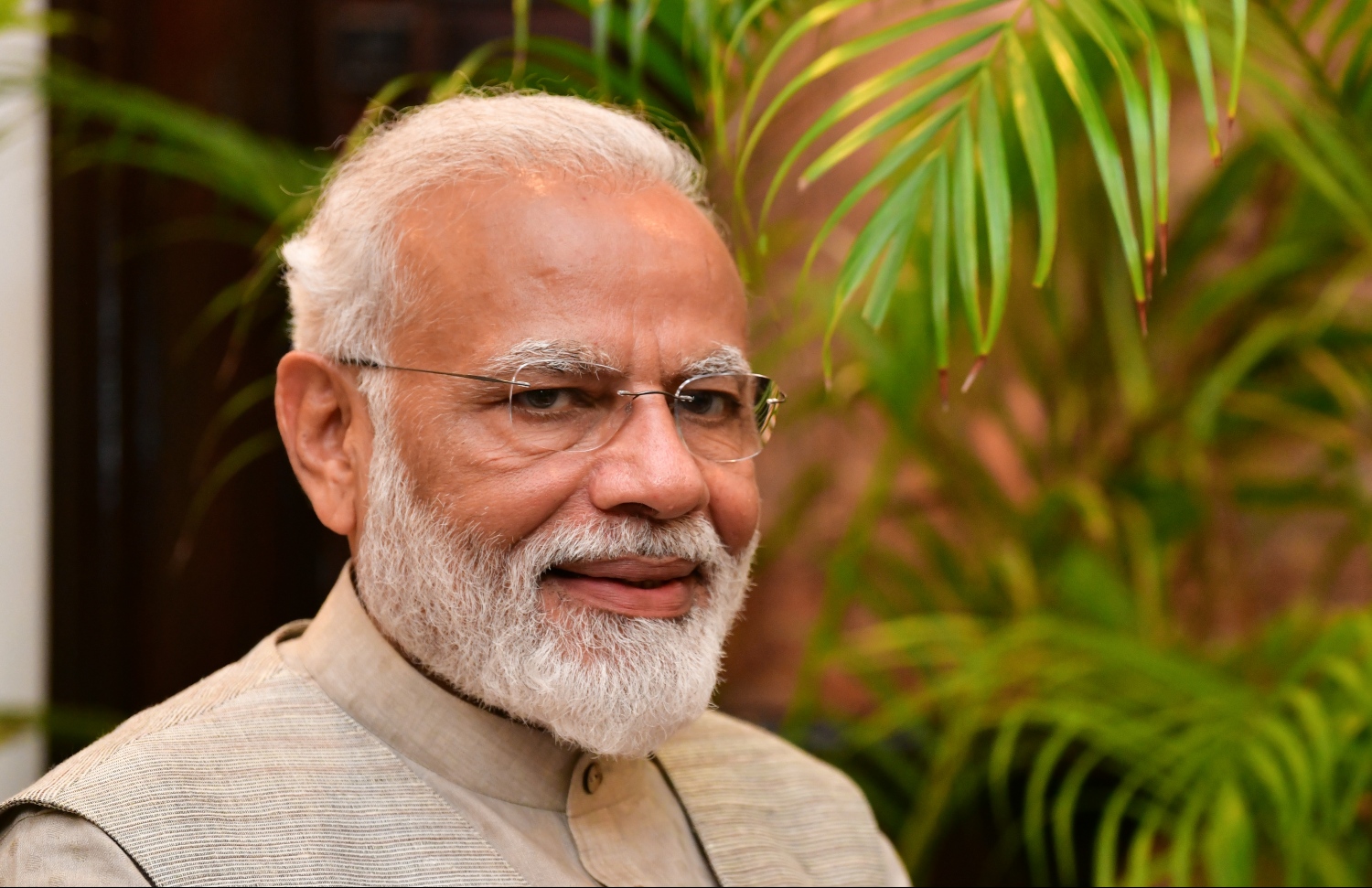 މާލެ: ޖޫން 8، 2019- އިންޑިއާގެ ބޮޑުވަޒީރު ނަރެންދުރަ މޯދީ ރަސްމީ ދަތުރުފުޅެއްގައި ރާއްޖެ ވަޑައިގަތުމަށްފަހު  ރައްޔިތުންގެ މަޖިލީހަށް ވަޑައިގެން މަޖިލީހުގެ ރައީސް މުހައްމަދު ނަޝީދު އާއެކު ފޮޓޯފުޅަކަށް ހުއްޓިވަޑައިގެން.---ފޮޓޯ: ހުސައިން ވަހީދު/މިހާރު