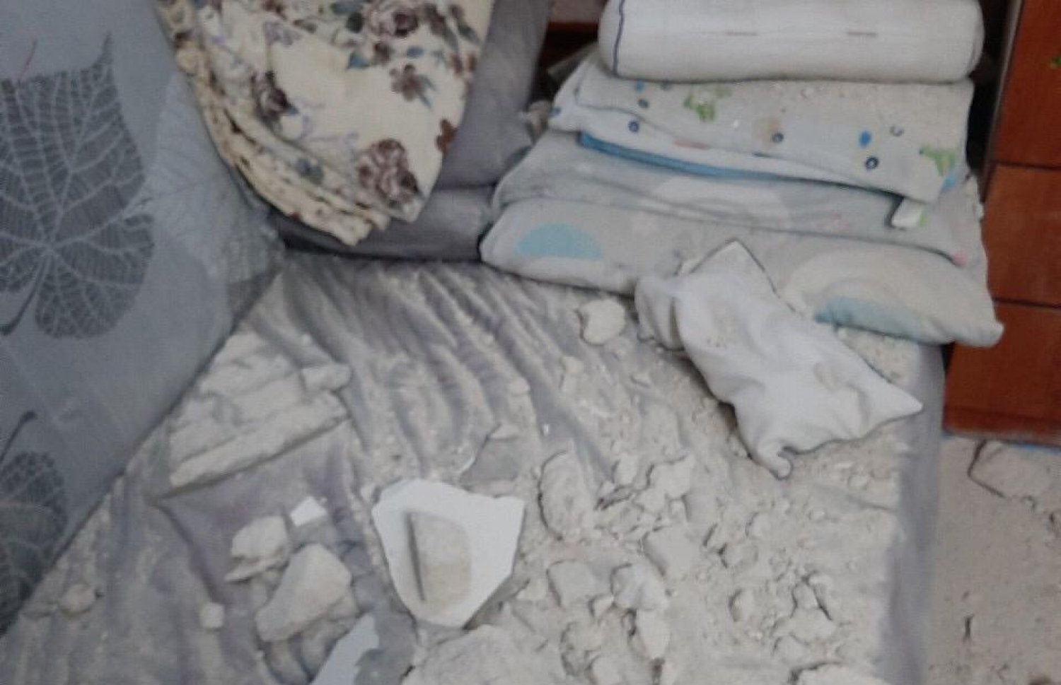 ސަމަންދާރުގޭގެ ފާރު ފޫ ގޮސް، އެ ގޭ ތެރެއަށް ކޮންކްރީޓާއި ގާ އެޅިފައި -- ފޮޓޯ: ފުލުހުން