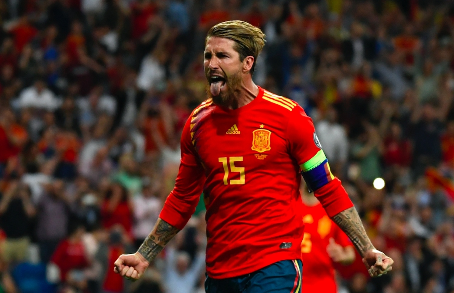 ރާމޯސް ގައުމީ ޓީމަށް ލަނޑެއް ޖެހުމަށް ފަހު އުފާފާޅުކުރަނީ. --ފޮޓޯ: އޭއެފްޕީ