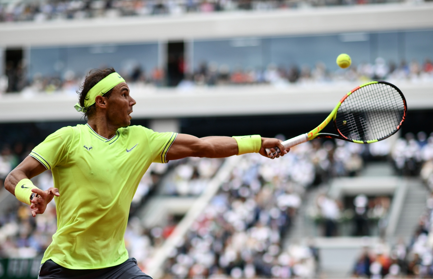 ފްރެންޗް އޯޕަން ފައިނަލް މެޗުގެ ތެރެއިން ނަޑާލް ބޯޅަ ފޮނުވާލަނީ. -- ފޮޓޯ: އޭއެފްޕީ