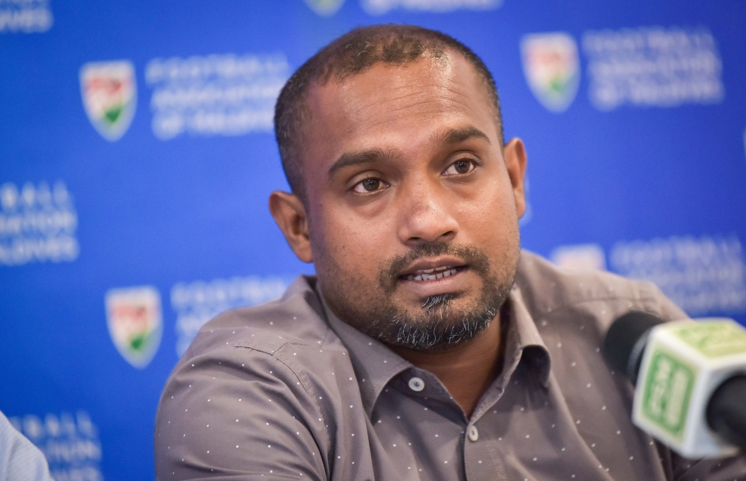 އެފްއޭއެމްގެ ނޫސްވެރިންގެ ބައްދަލުވުމެއްގެ ތެރެއިން ޖަވާ ވާހަކަދައްކަވަނީ. -- ފޮޓޯ: މިހާރު ފައިލް ފޮޓޯ