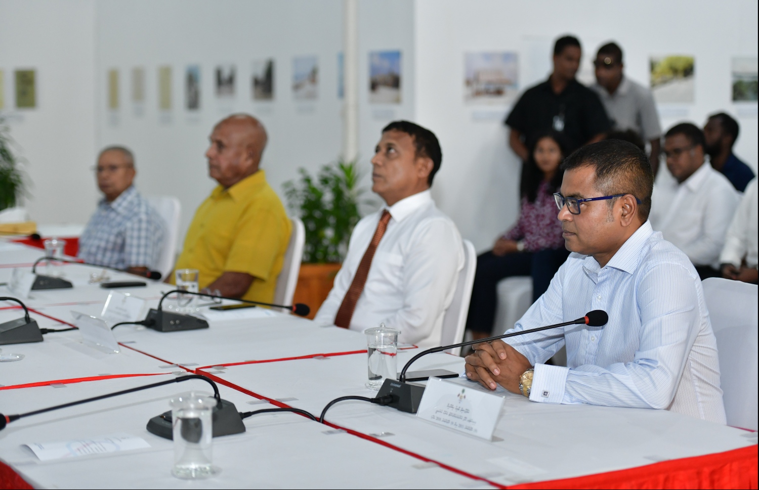 މިއަދުގެ ބައްދަލު ކުރެއްވުމުގައި ބައެއް ވަޒީރުން ބައިވެރިވެ ވަޑައިގެން-- ފޮޓޯ: ހުސައިން ވަހީދު/މިހާރު