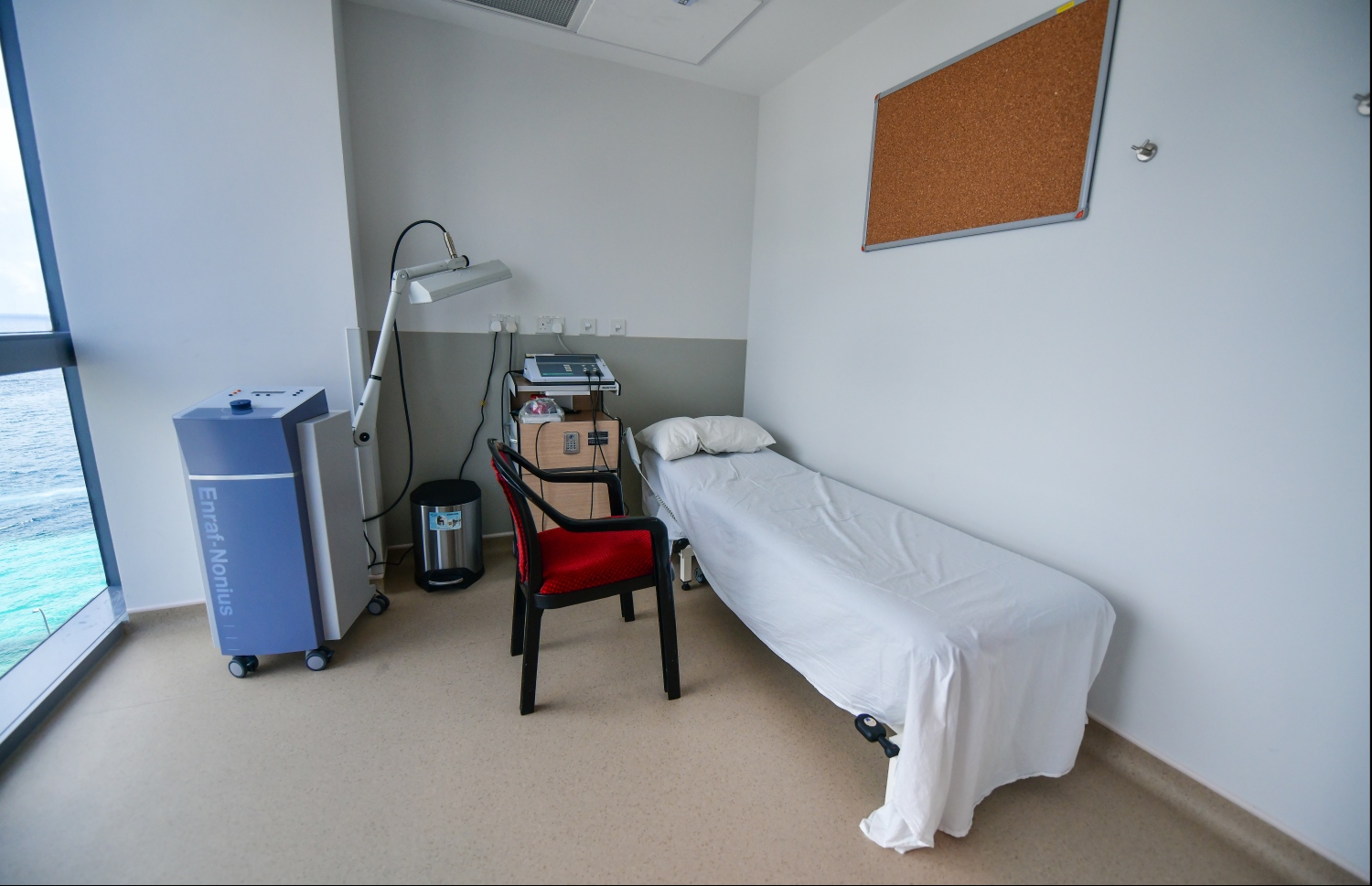 ދަރުމަވަންތަ ހޮސްޕިޓަލްގެ ކޮންސަލްޓޭޝަން ރޫމެއް.---ފޮޓޯ: ހުސައިން ވަހީދު/މިހާރު