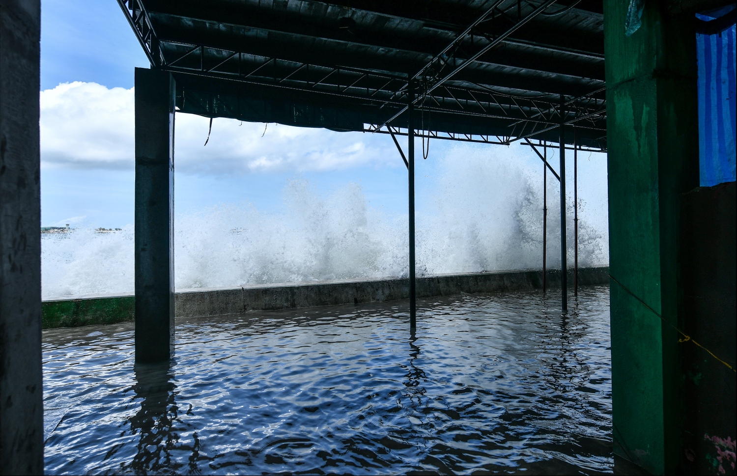 މާލެއަށް އުދަ އަރައި ކާނިވާ ސަރަހައްދުގައި ފެންބޮޑުވެފައި -- މިހާރު ފައިލް ފޮޓޯ